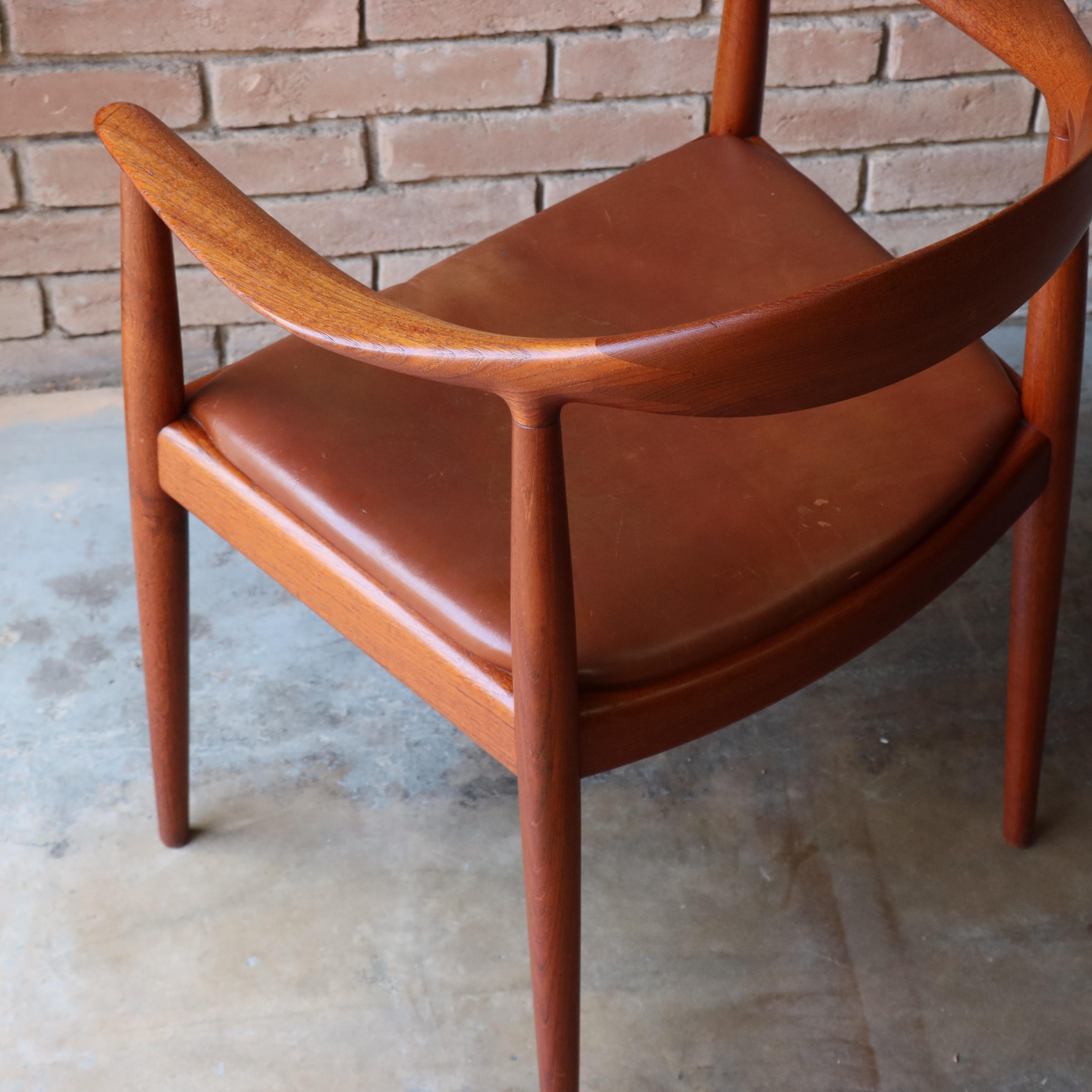 Hand-Carved Early Hans J. Wegner Round Chair, JH 503, Teak & Leather 