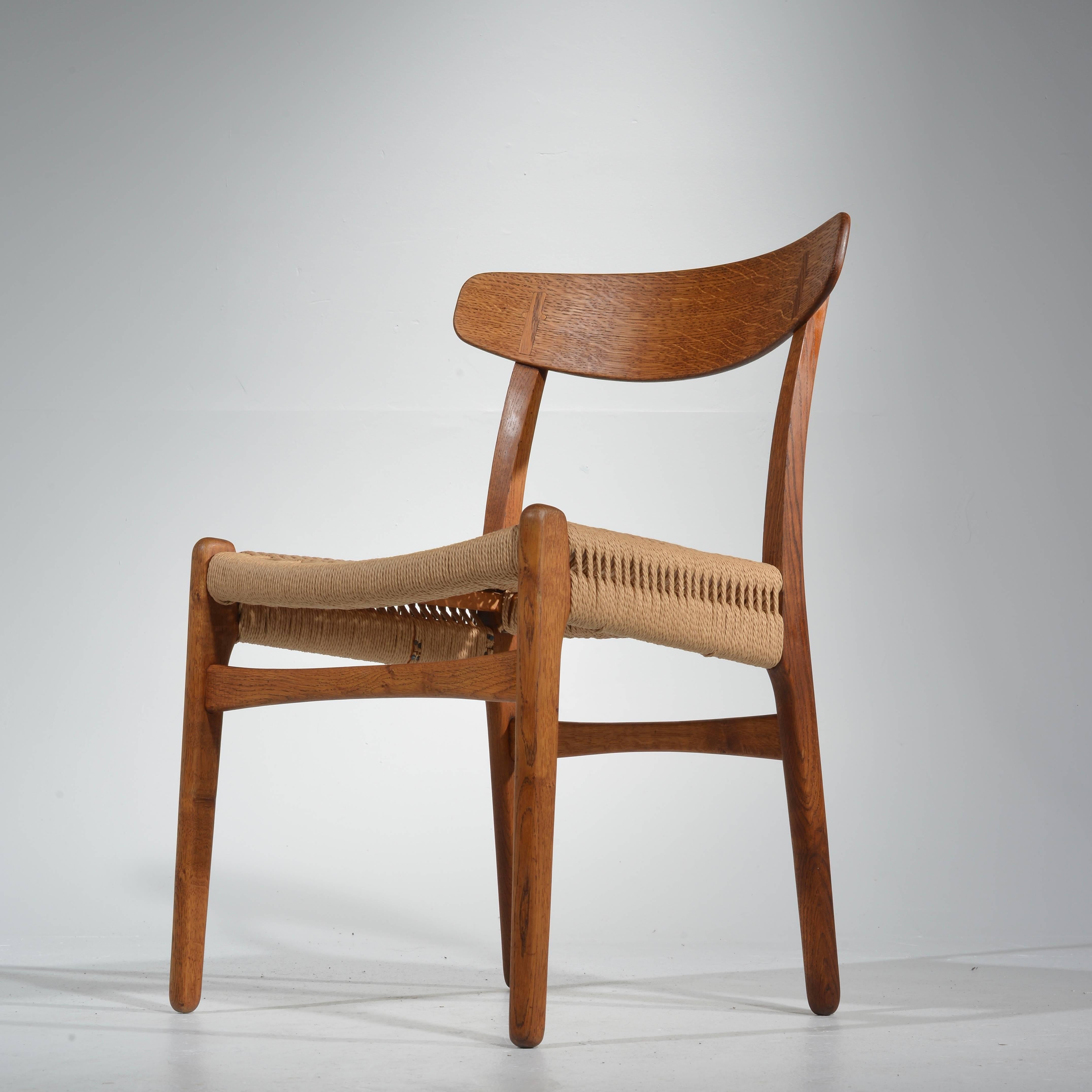 Chêne Chaises de salle à manger des débuts de Hans Wegner modèle CH-23 par Carl Hansen & Son, Danemark en vente