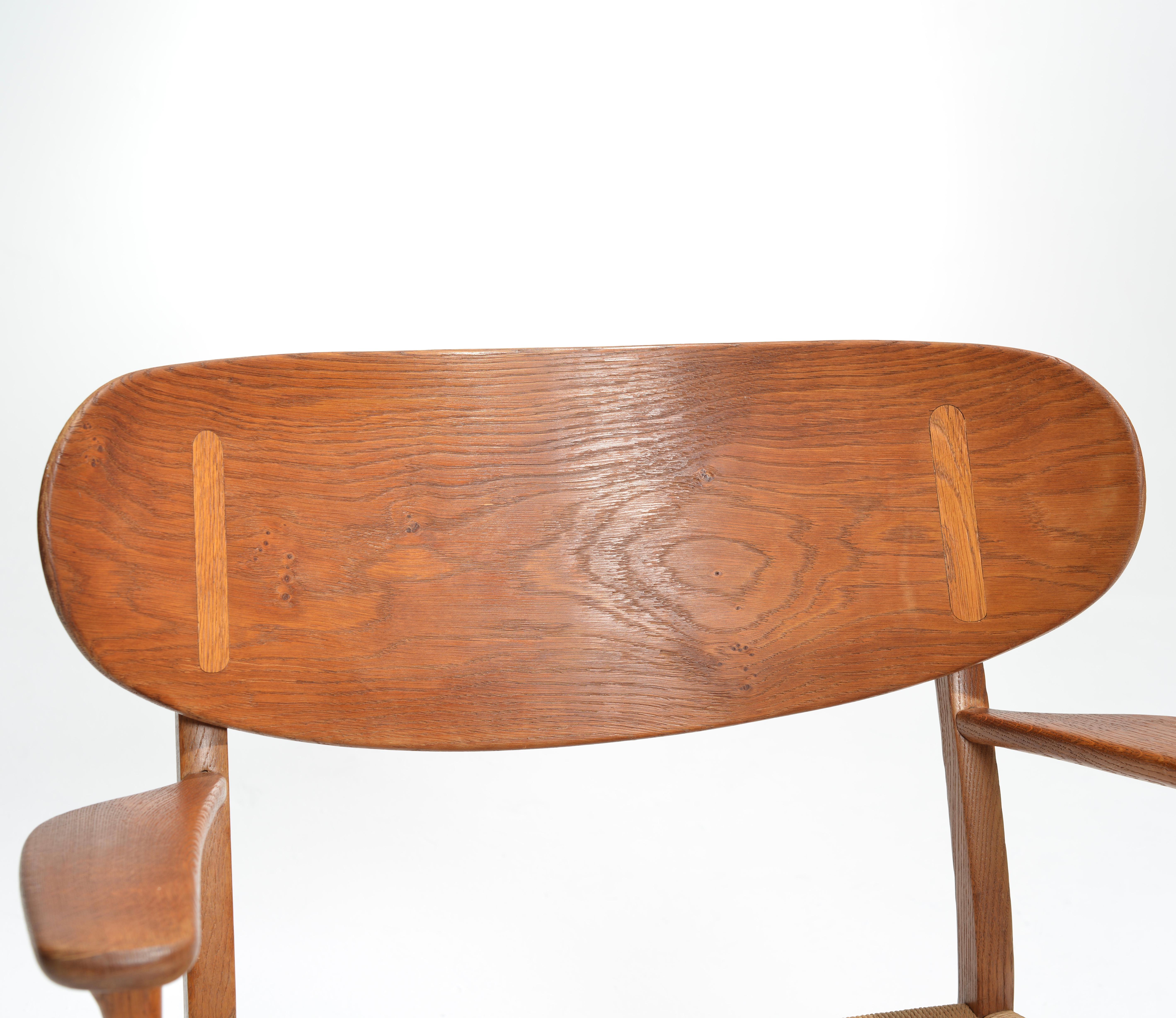 Early Hans Wegner for Carl Hansen & Son Lounge Chairs, CH-22 in Oak 10