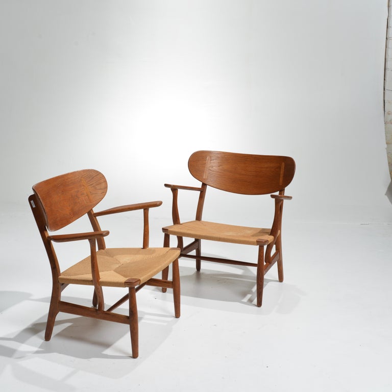 Scandinavian Modern Early Hans Wegner for Carl Hansen & Son Lounge Chairs, CH-22 in Oak For Sale