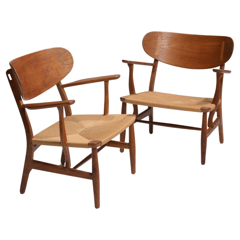 Early Hans Wegner for Carl Hansen & Son Lounge Chairs, CH-22 in Oak For Sale