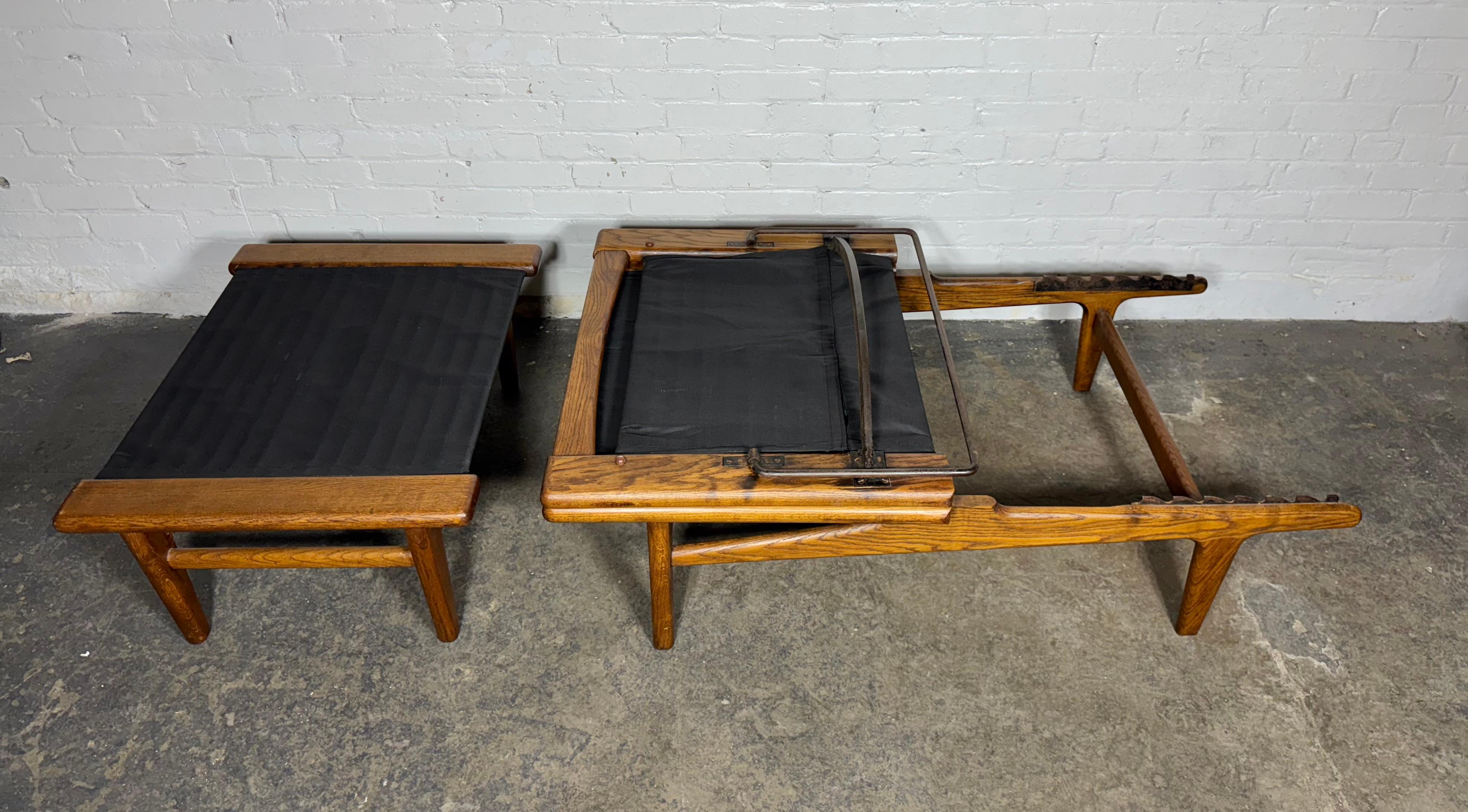 Früher Hans Wegner für GETAMA Chaiselongue und Ottomane. Eiche und Leder /Denmark im Angebot 5