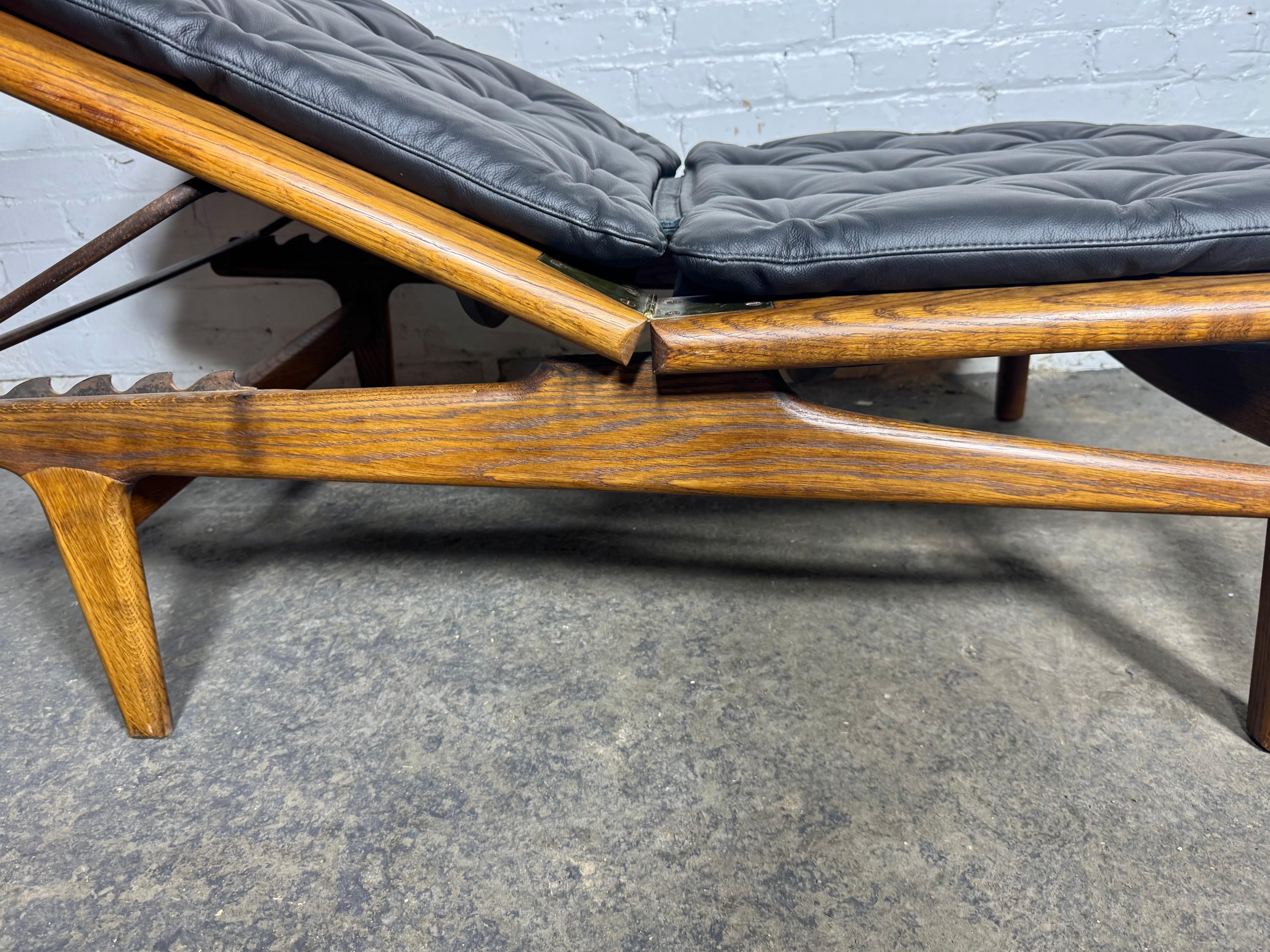 Früher Hans Wegner für GETAMA Chaiselongue und Ottomane. Eiche und Leder /Denmark (Dänisch) im Angebot