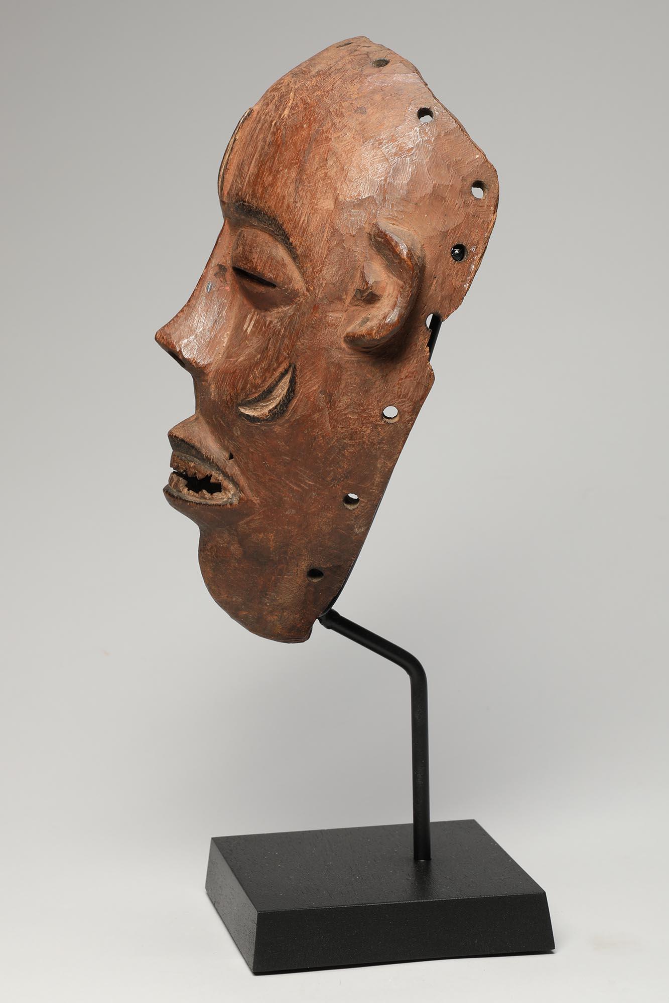 Hand-Carved Early Hardwood Pende Dance Mask Early 20th Century DR Congo African Tribal Art For Sale