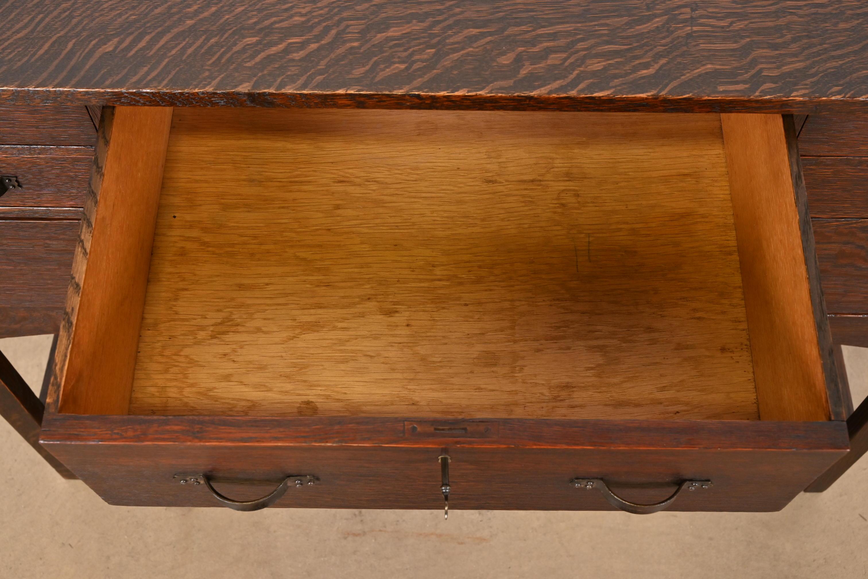 Rame La prima credenza di Harvey Ellis per Gustav Stickley Mission Arts & Crafts in quercia in vendita