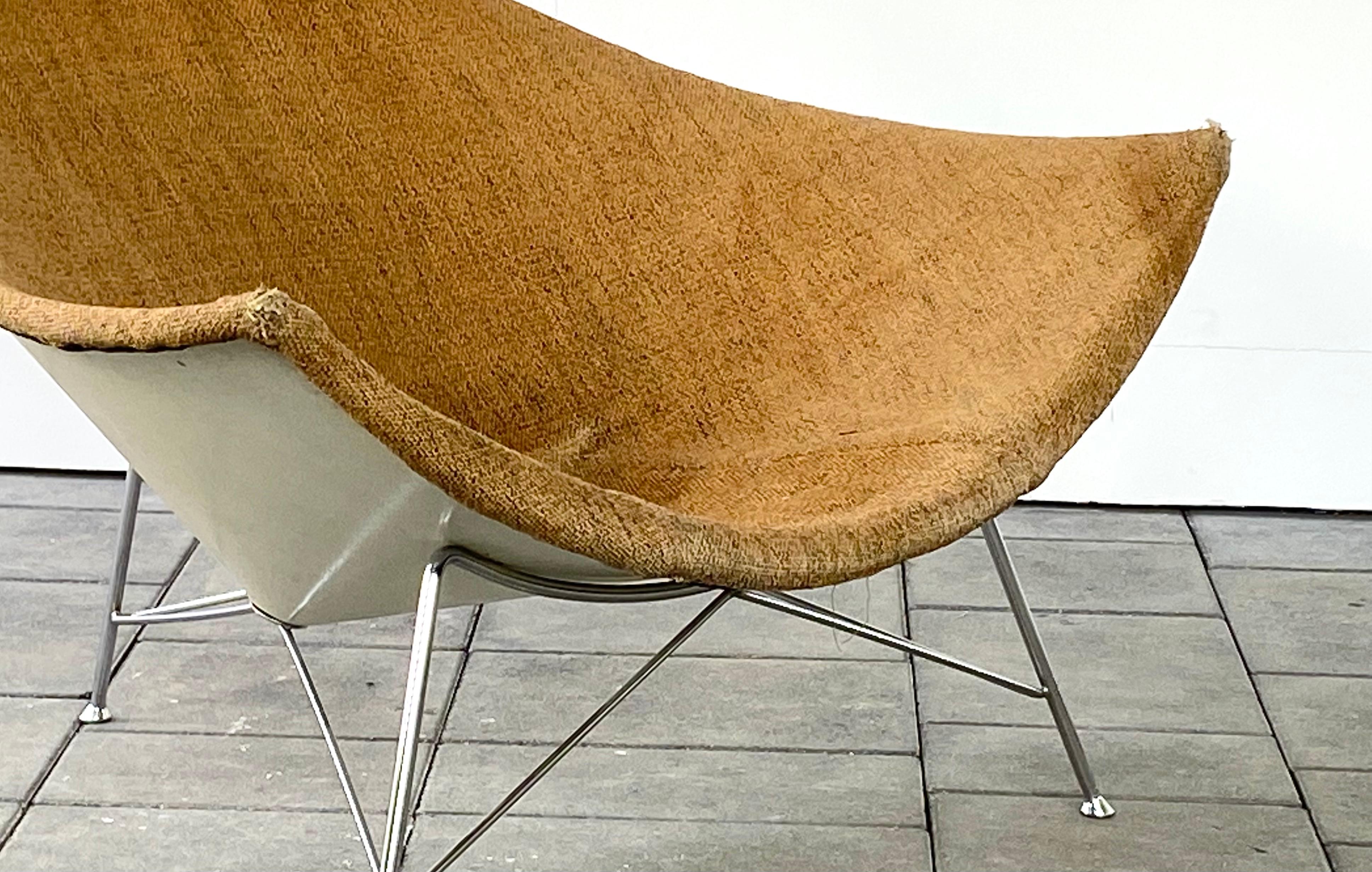 20th Century Early Herman Miller Coconut Chair Designed by George Nelson in 1956 For Sale
