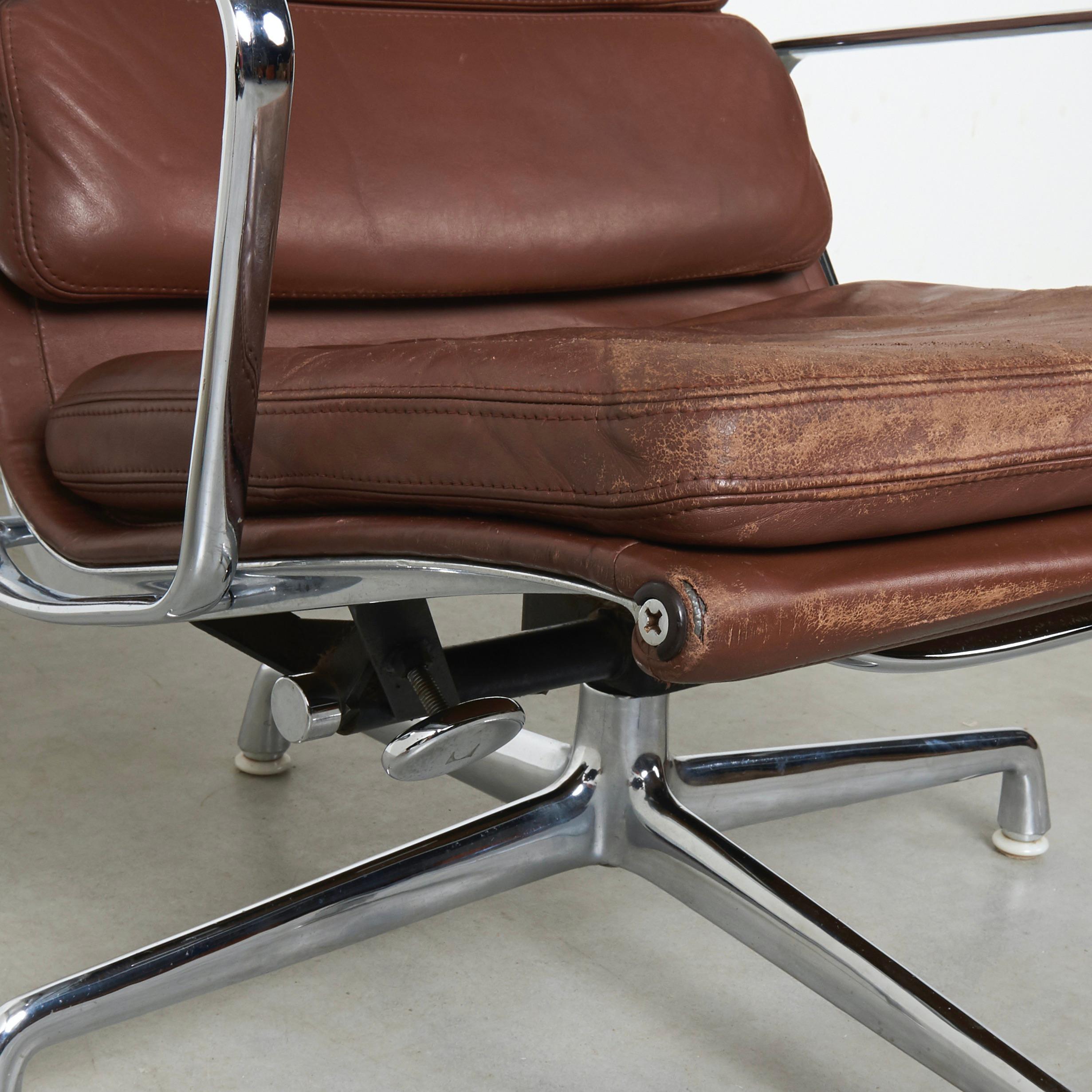 Early Herman Miller lounge chair, EA222 4