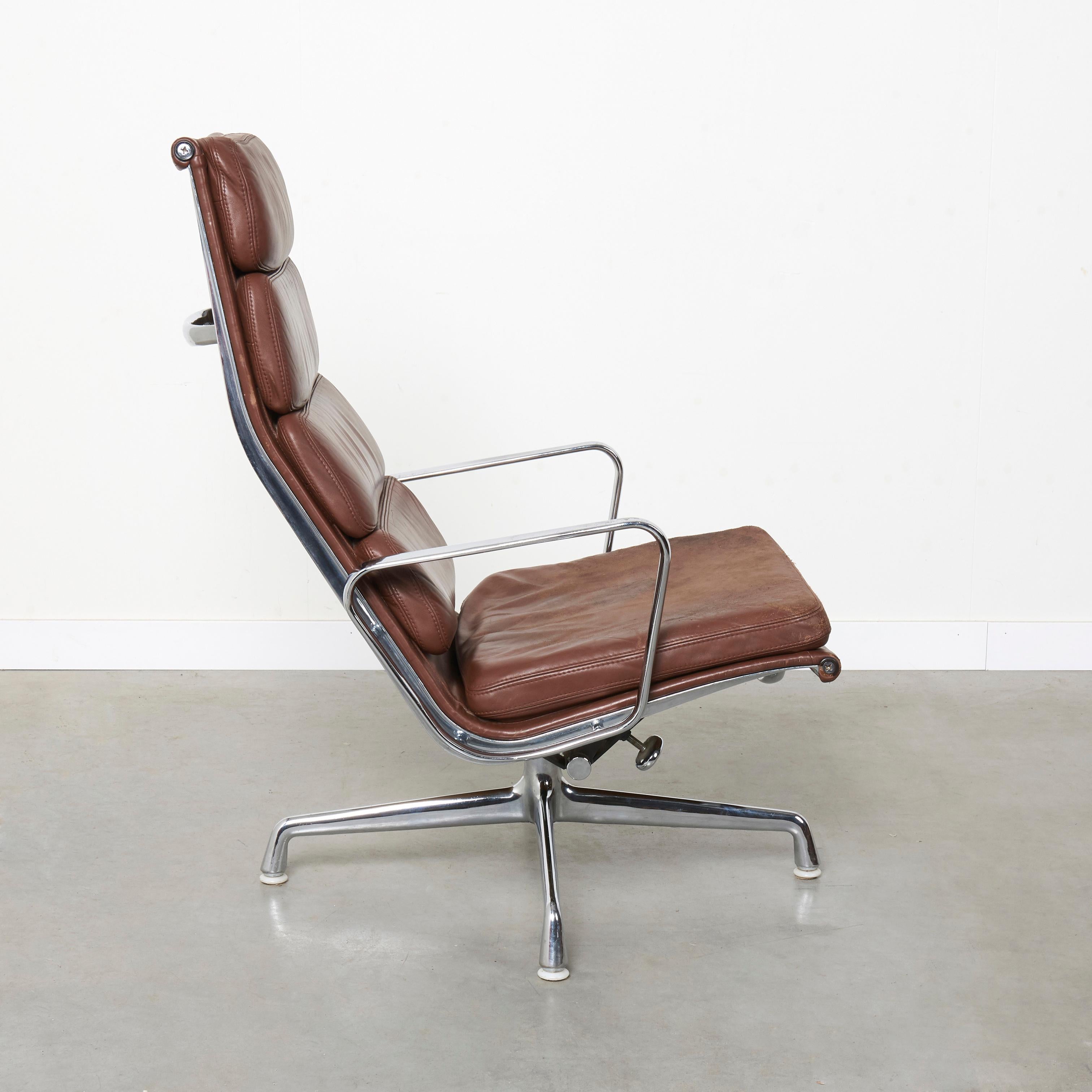 Early Herman Miller lounge chair, EA222 In Good Condition In GENDT, NL