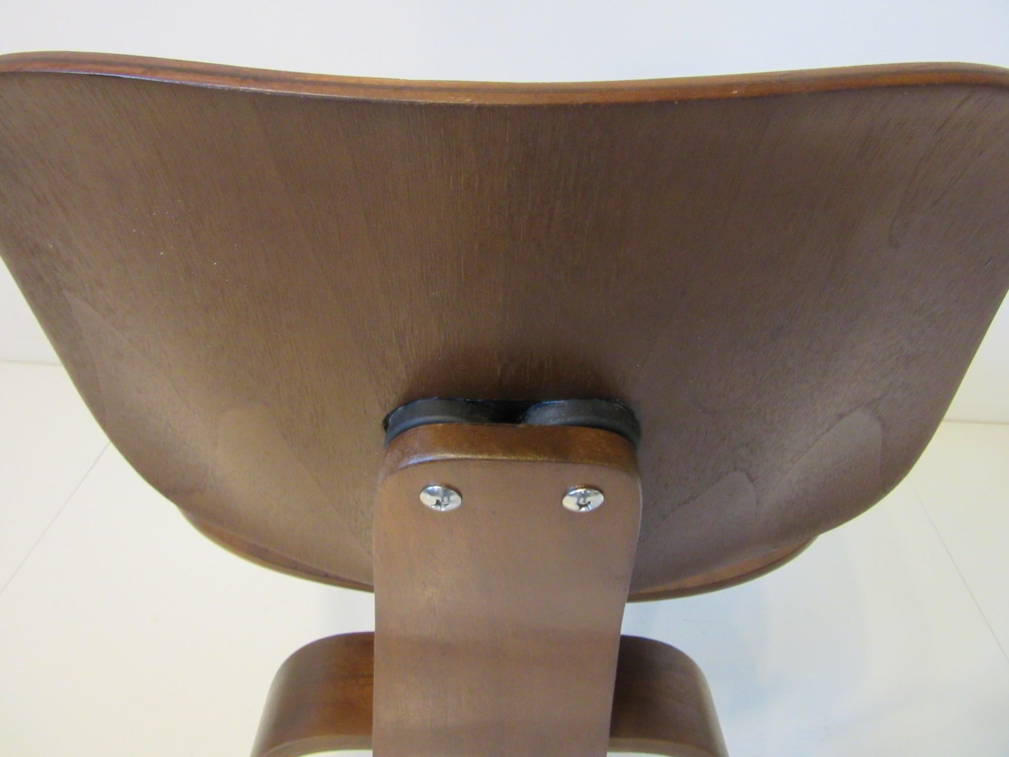 Early Herman Miller Sculptural Walnut DCW by Eames 'C' 4