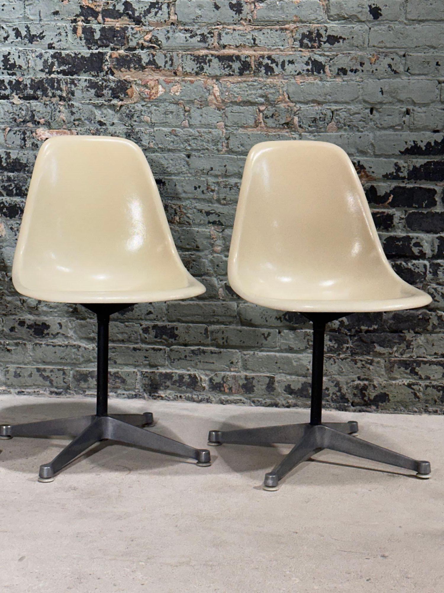 Aluminum Early Herman Miller Swivel Shell Chairs by Charles Eames, 1955