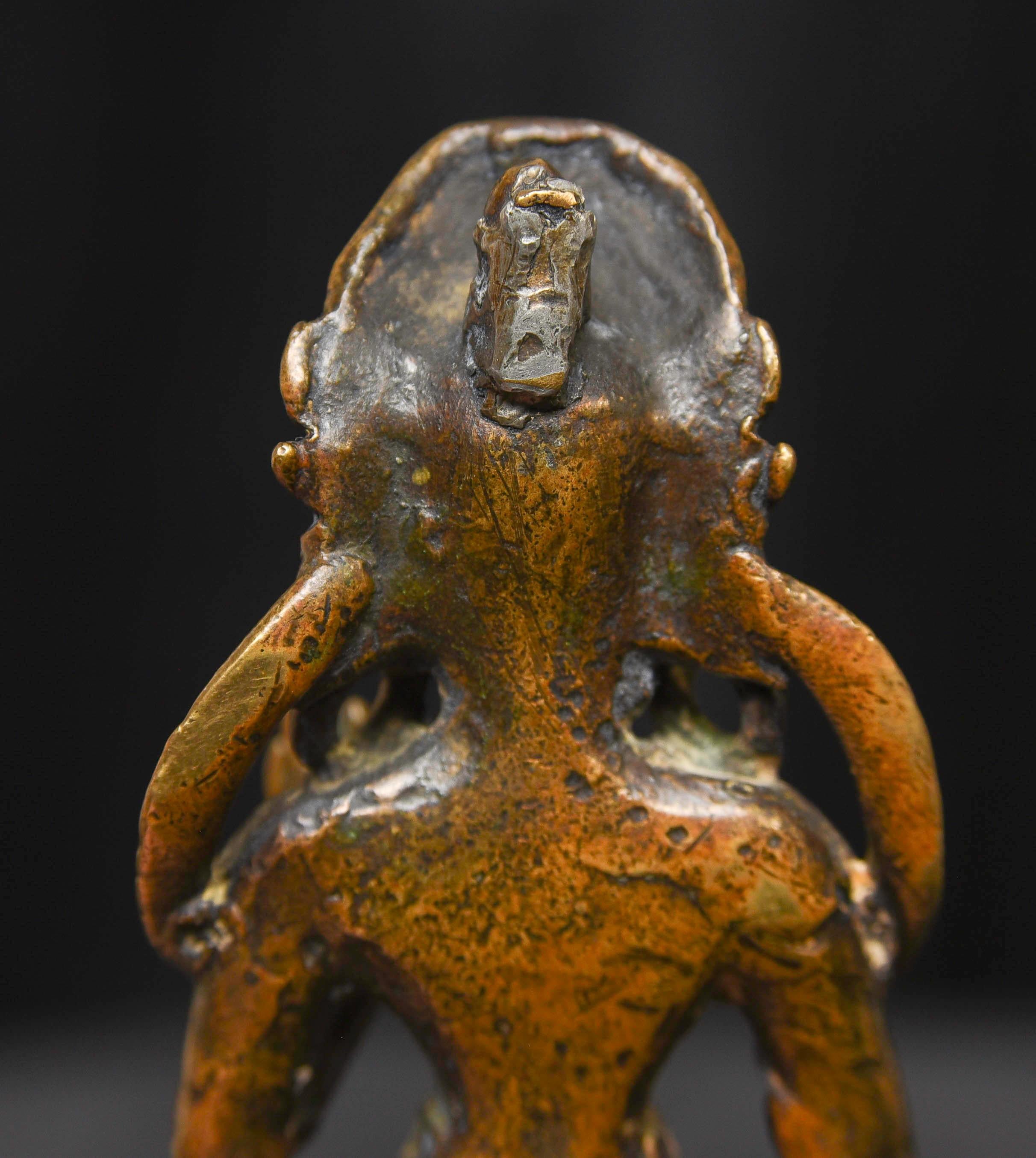 Divinità in bronzo dell'Himalaya - 9588 in vendita 8