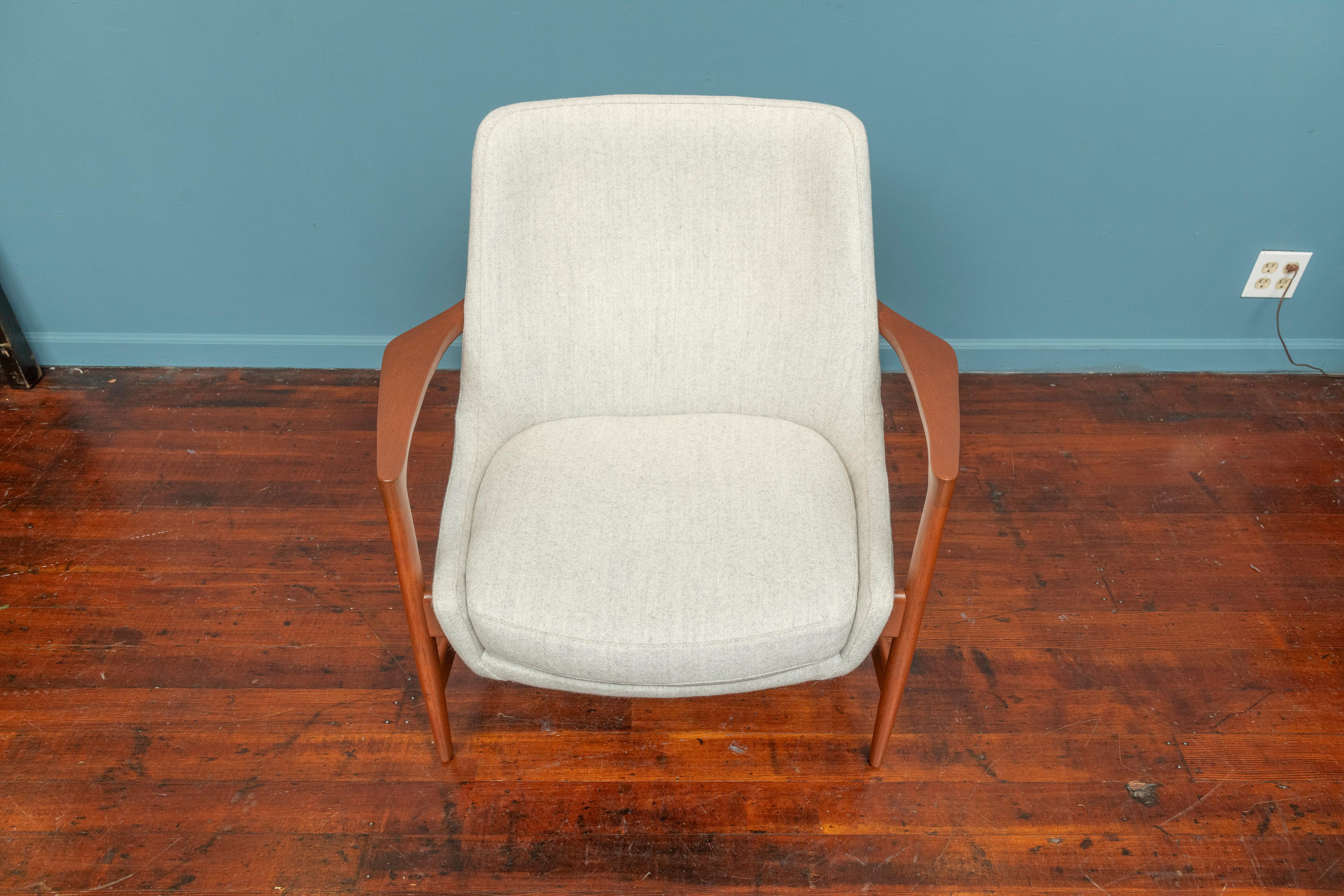 Milieu du XXe siècle Fauteuil de salon Ib Kofod-Larsen, modèle 4346 en vente