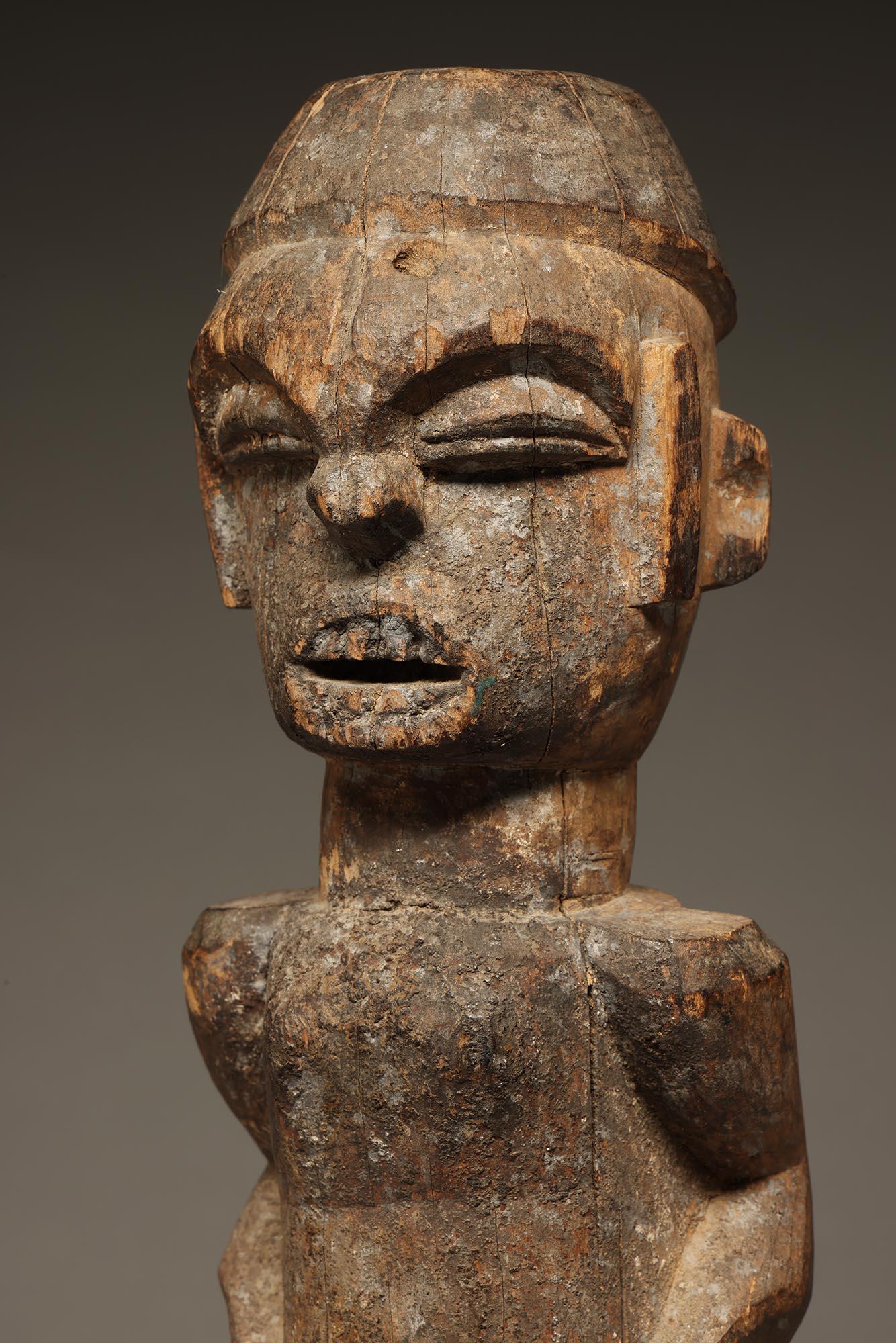 Early Ibibio Standing Wood Male Shrine Figure, powerful, Nigeria, Africa For Sale 1