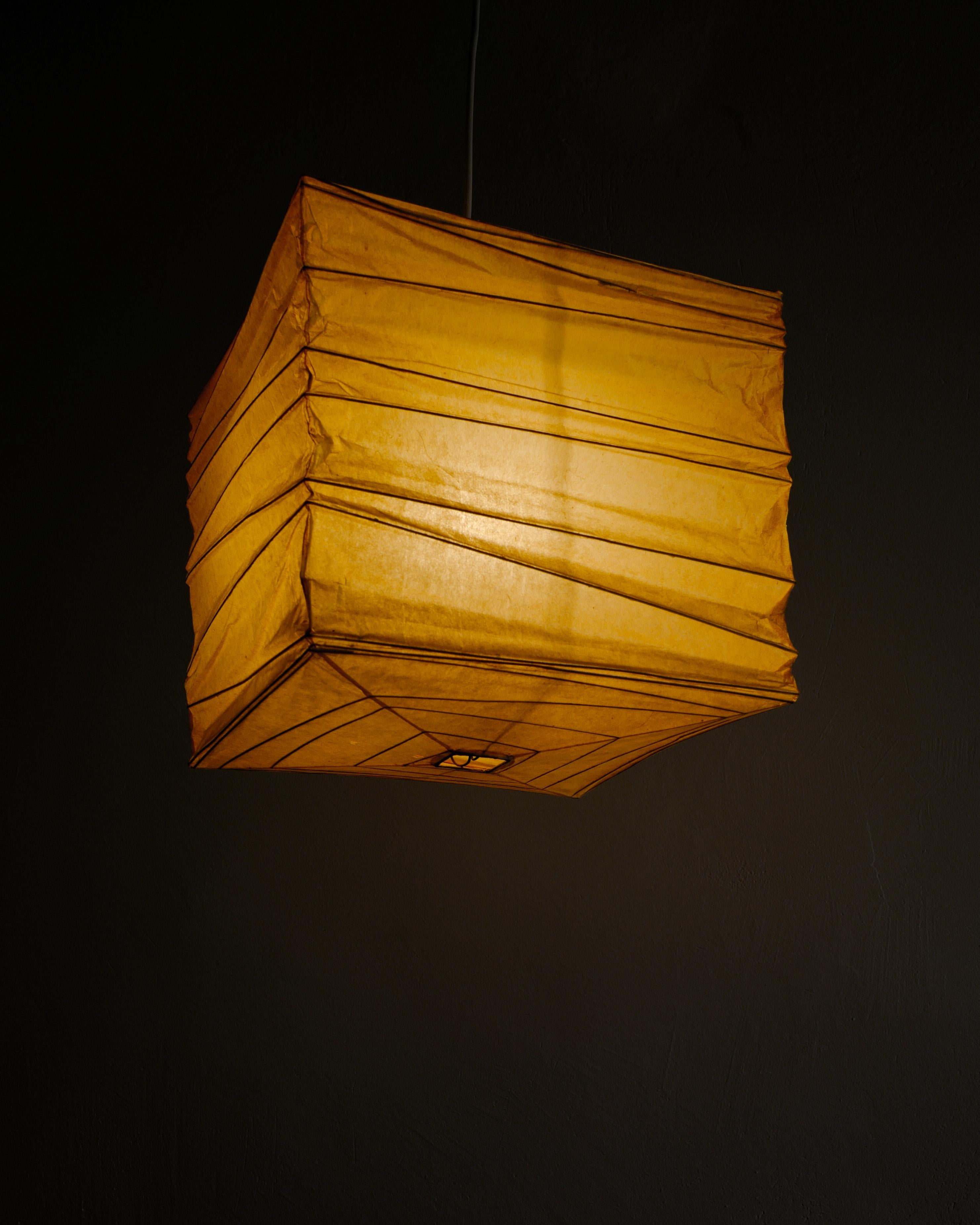 Lampada a sospensione di Isamu Noguchi 
