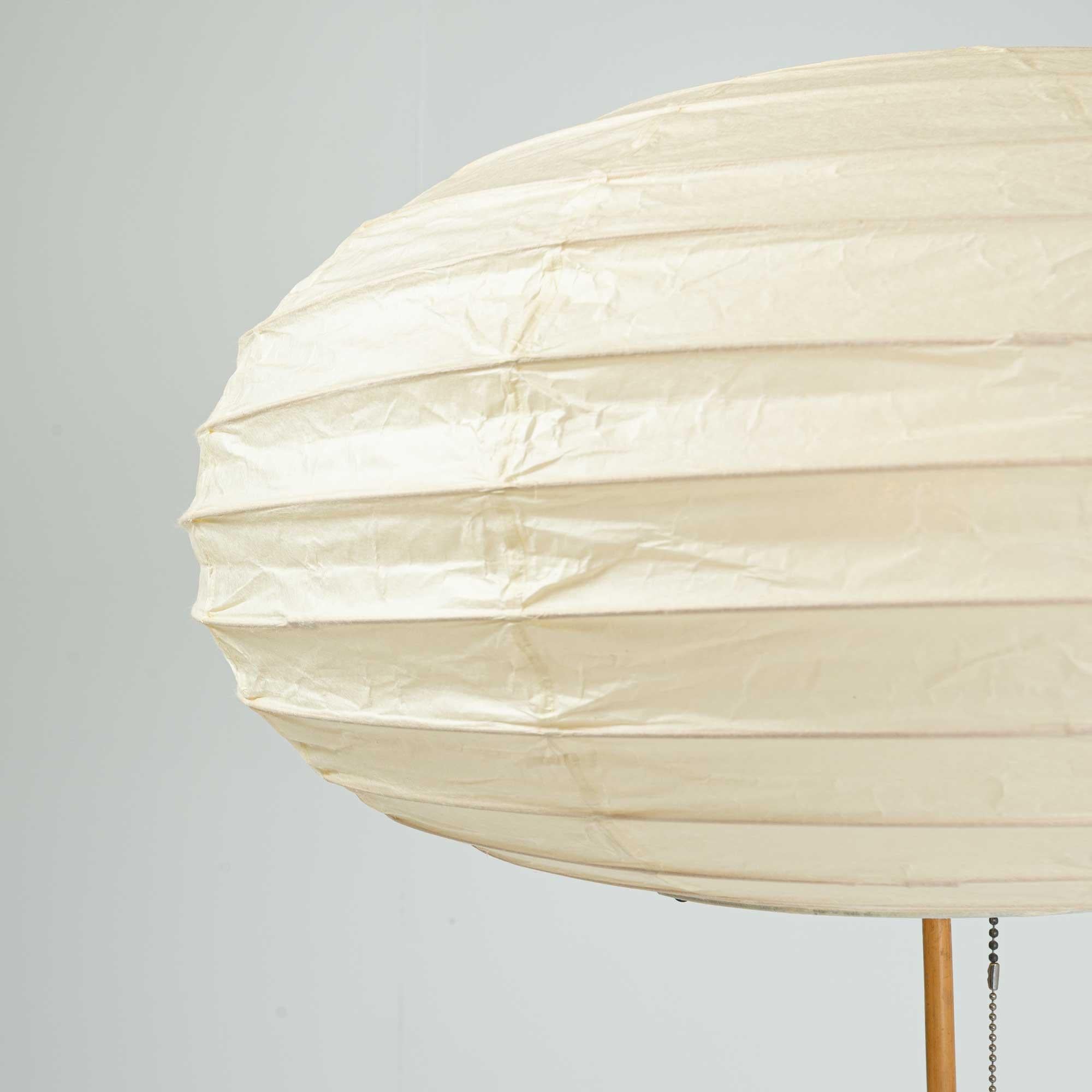 Early Isamu Noguchi Akari Floor Lamp BB3-50EN In Good Condition In Seattle, WA