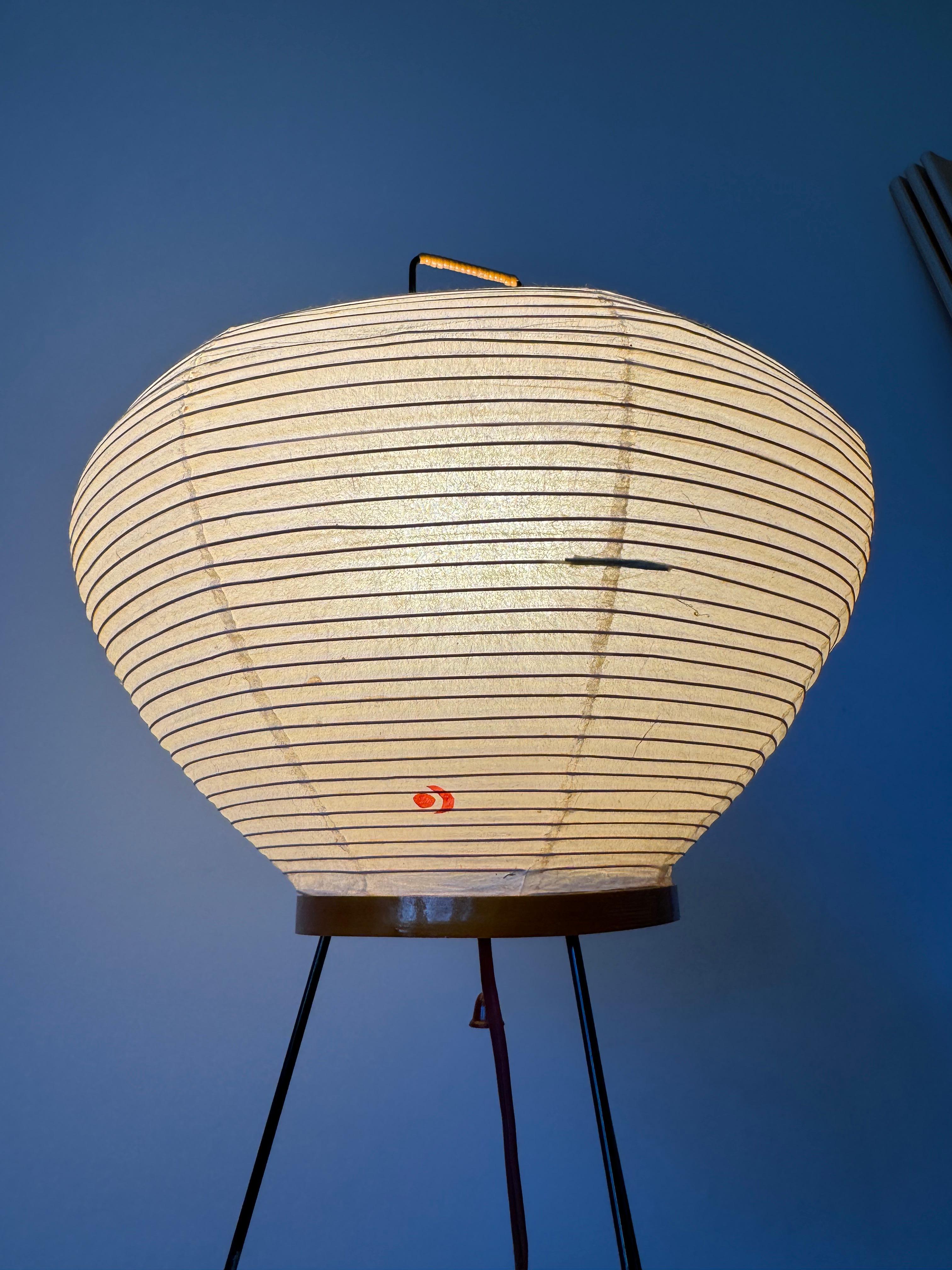 Frühe Isamu Noguchi Akari-Lichtskulptur, Modell 3A, Tischlampe im Angebot 3
