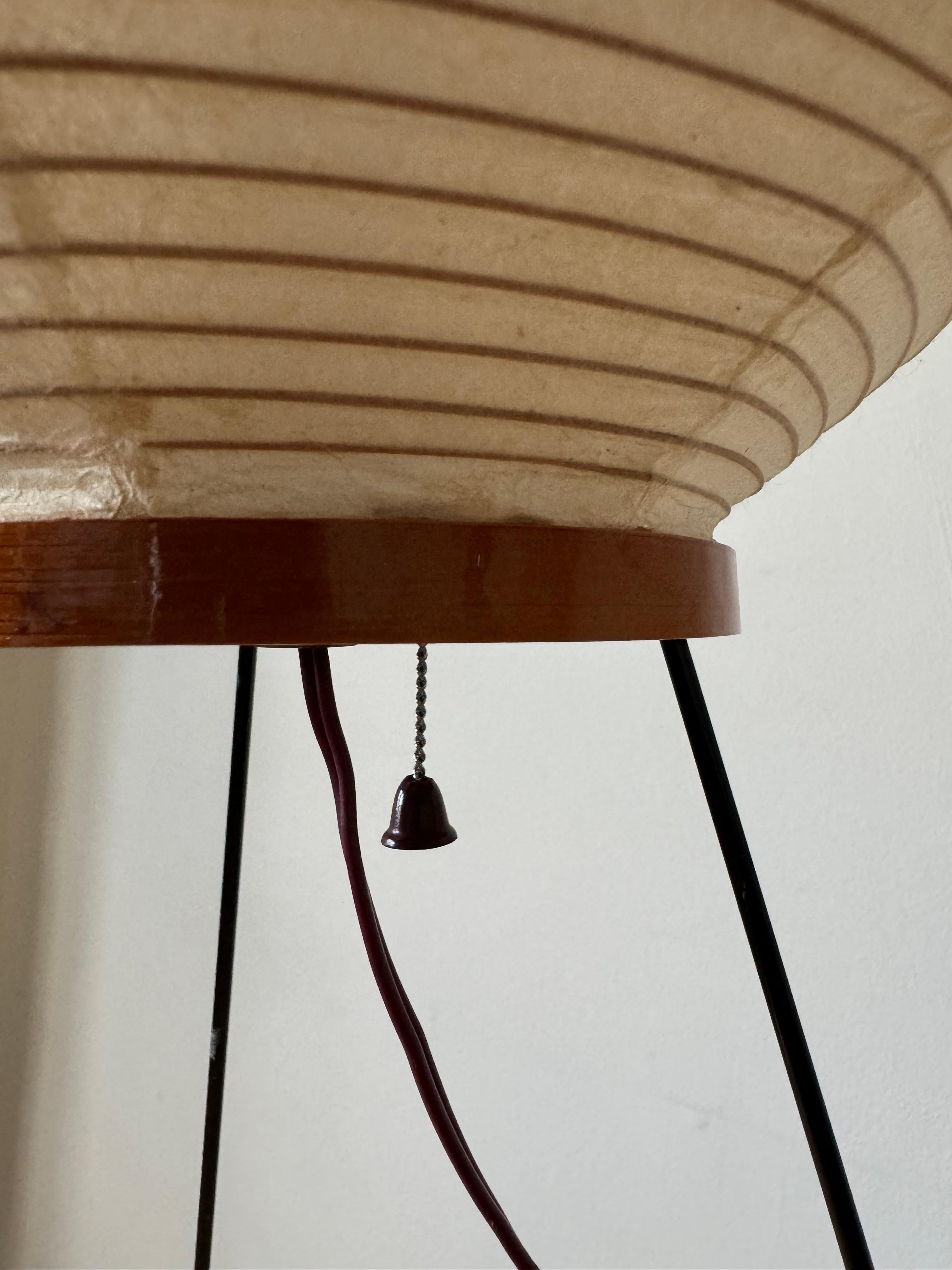 Early Isamu Noguchi Akari Light Sculpture, Model 3A Table Lamp For Sale 5