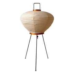 Early Isamu Noguchi Akari Light Sculpture, Model 3A Table Lamp