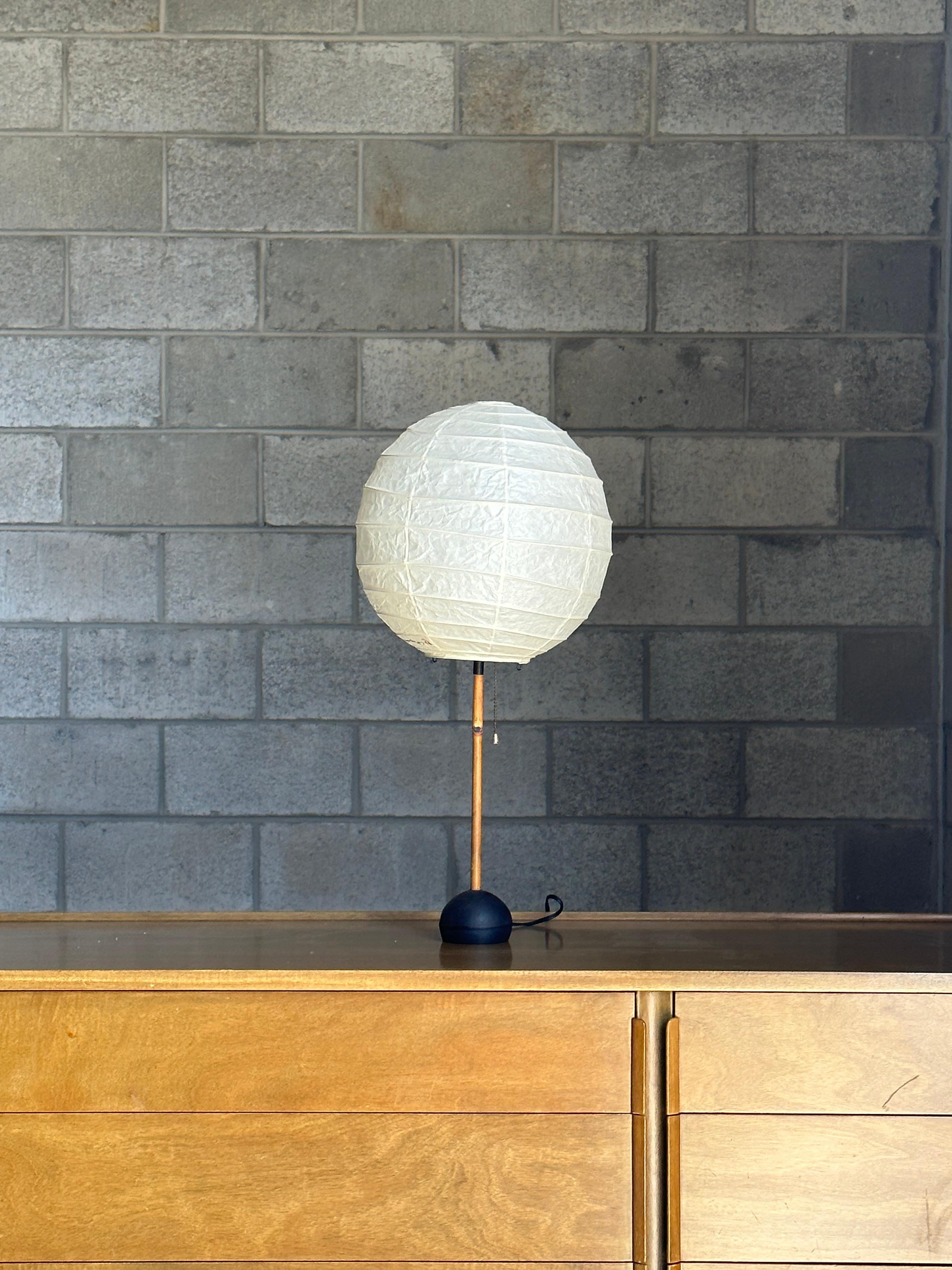 Early Isamu Noguchi Akari Table Lamp BB1-30dd 3