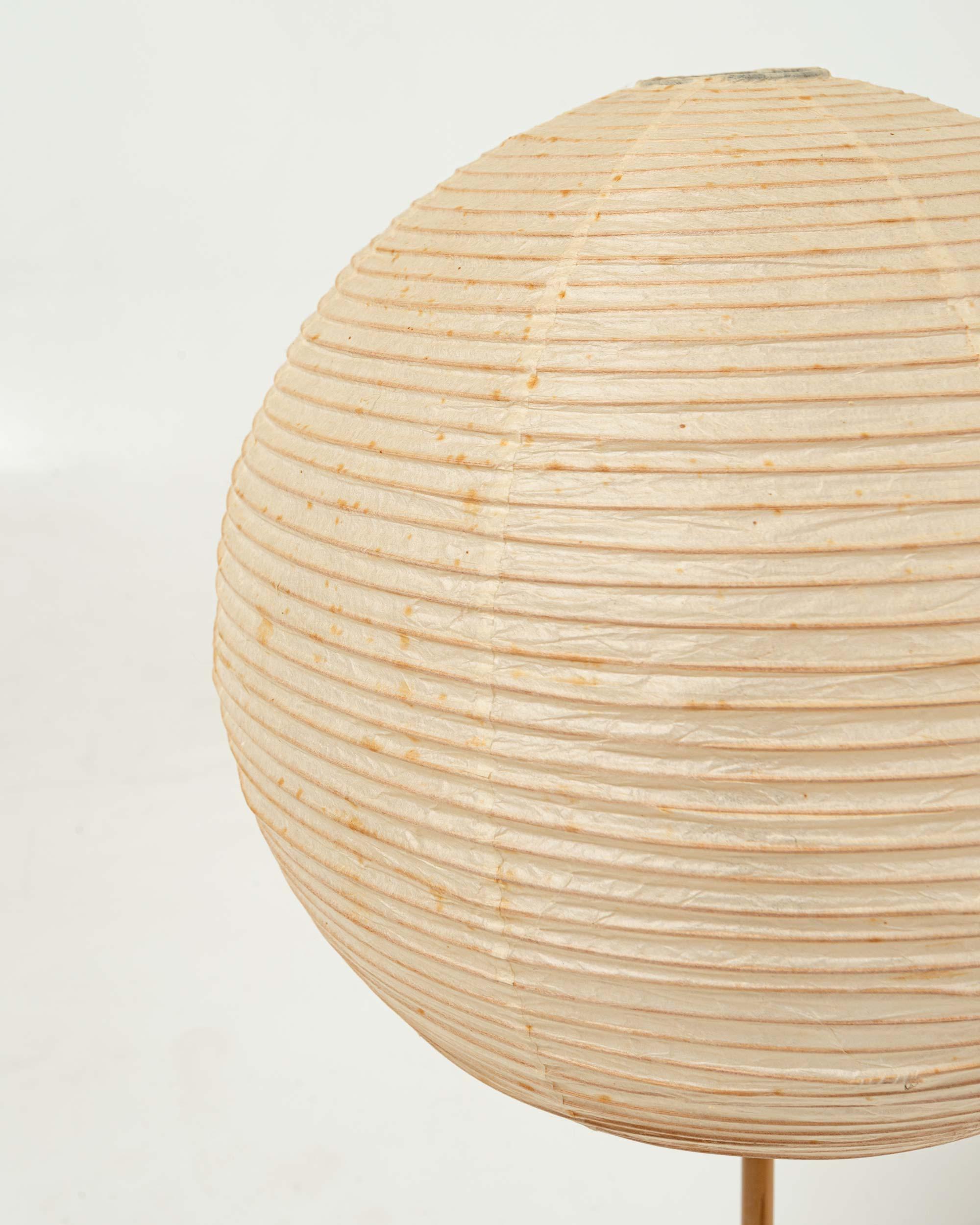 Early Isamu Noguchi Akari Table Lamps BB1 with 30A shade In Good Condition For Sale In Seattle, WA