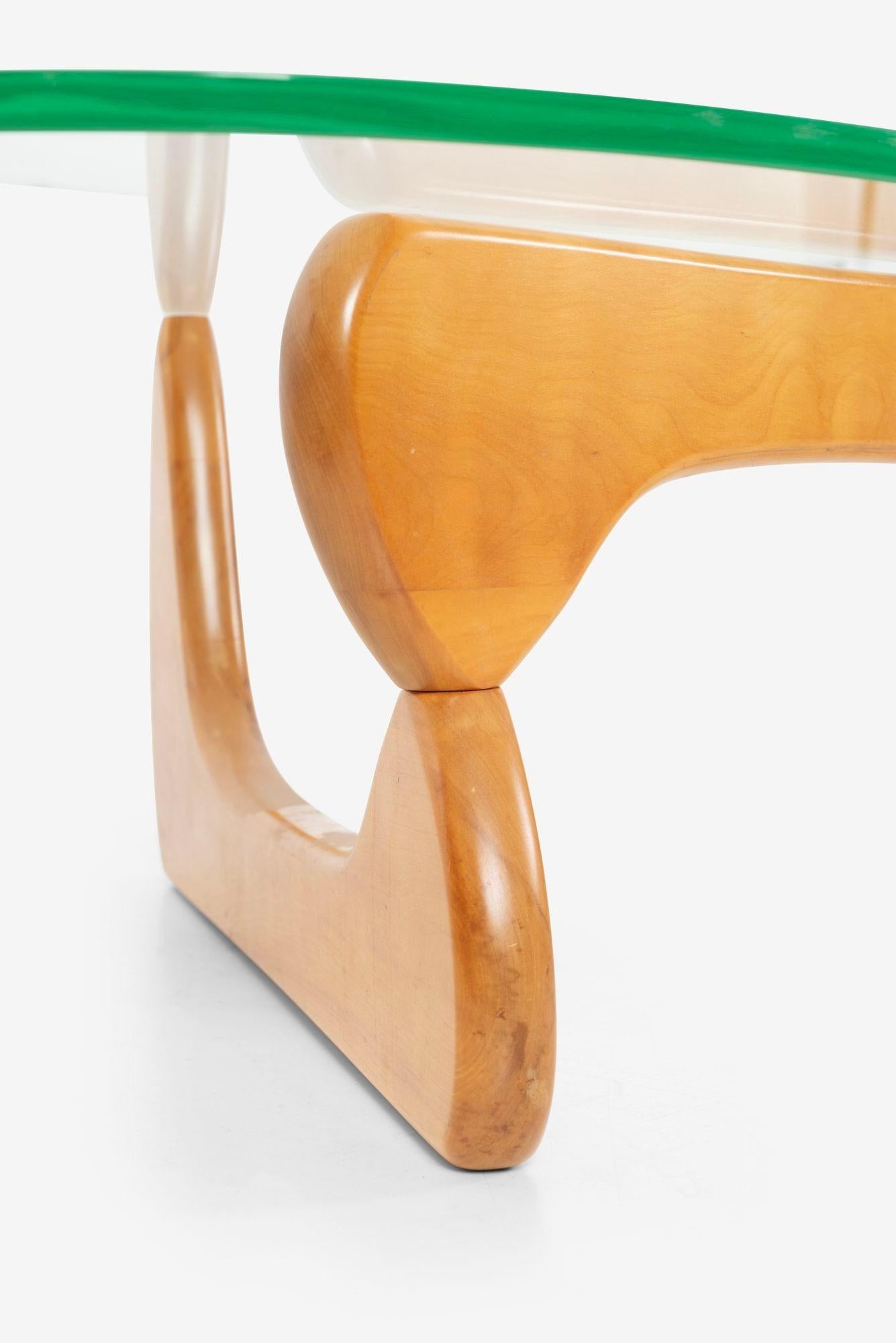 Early Isamu Noguchi Coffee Table Model IN50 For Sale at 1stDibs