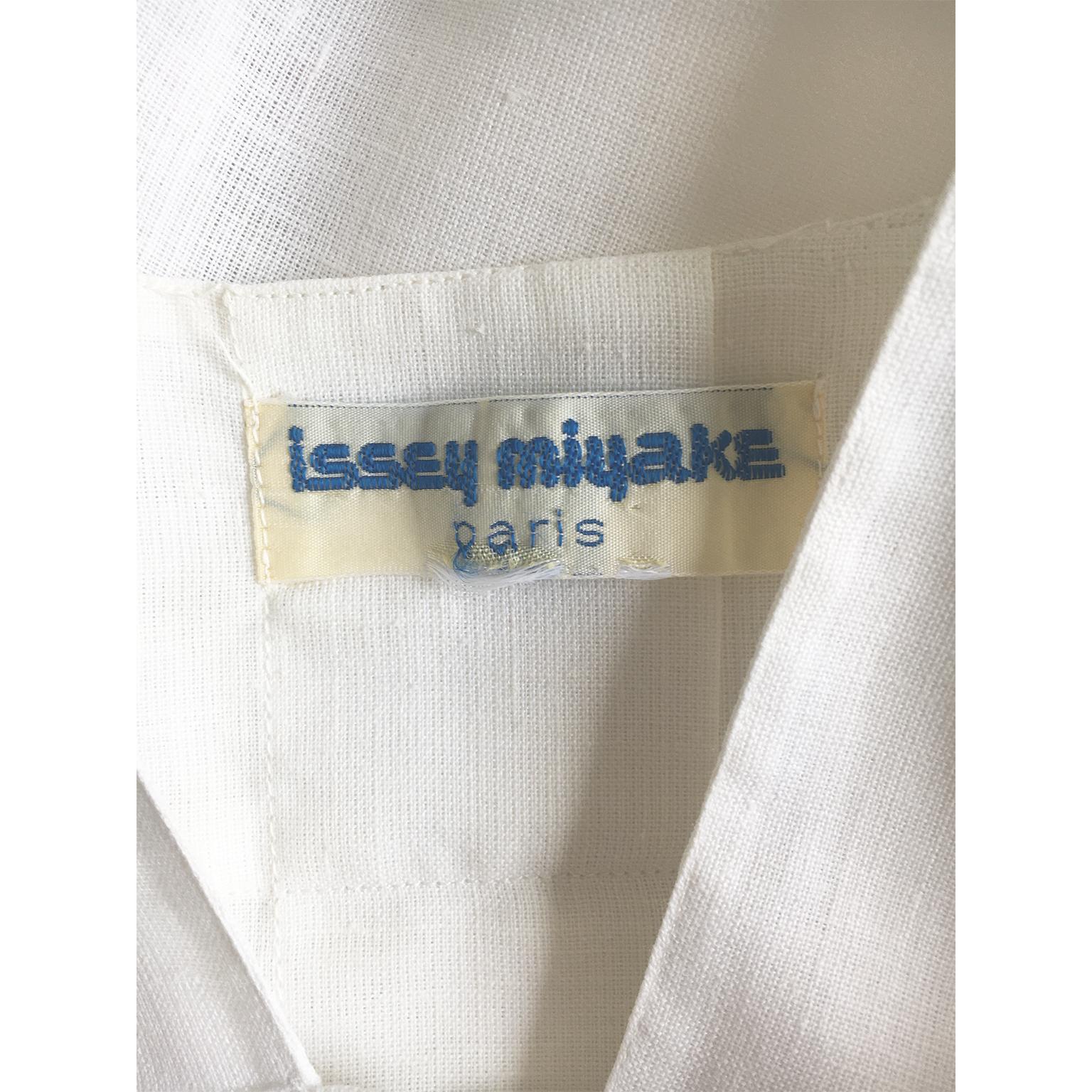 Early Issey Miyake White Linen Kaftan Long Shirt Paris 70s For Sale 2