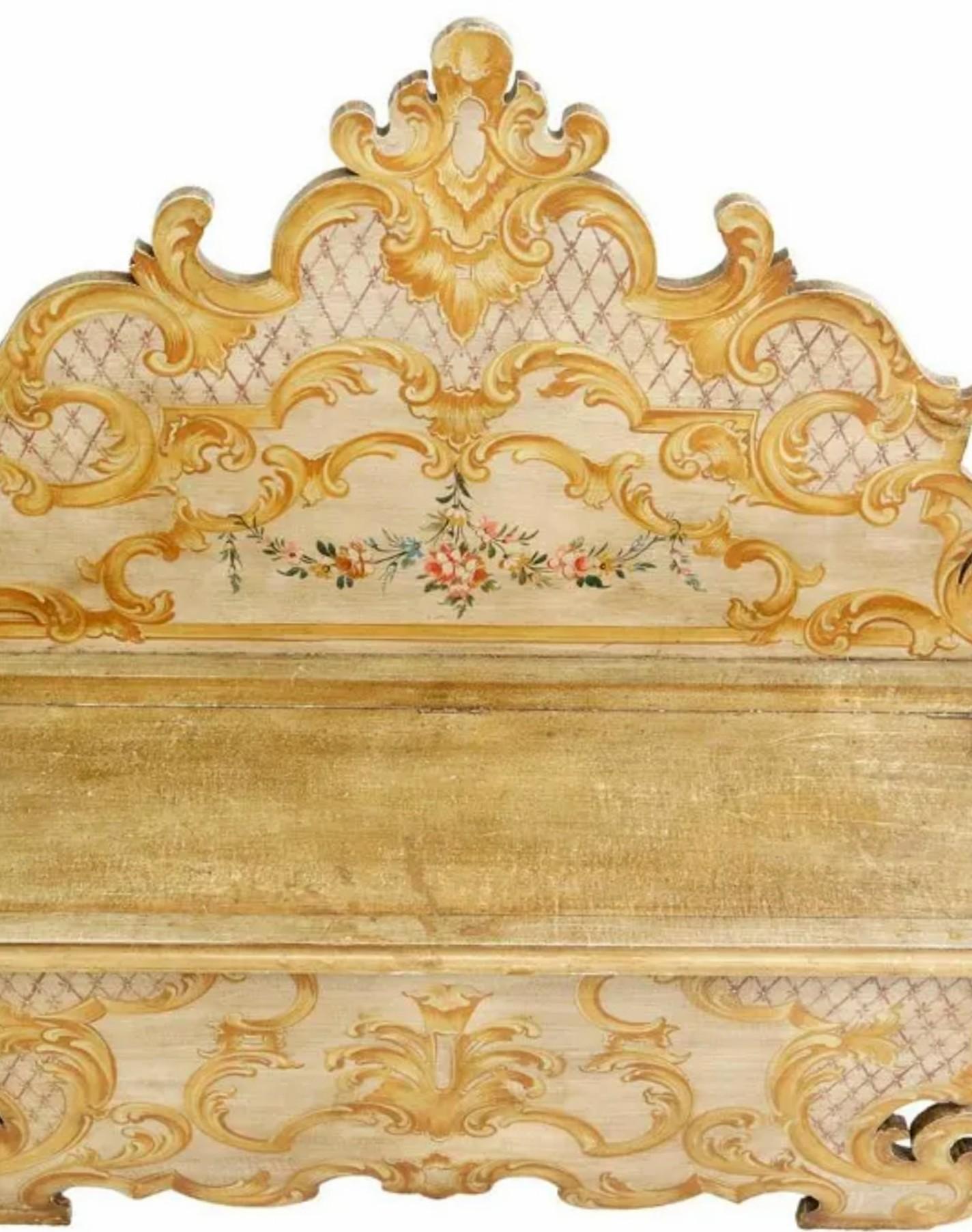 Early Italian Baroque Painted Hall Bench For Sale 4