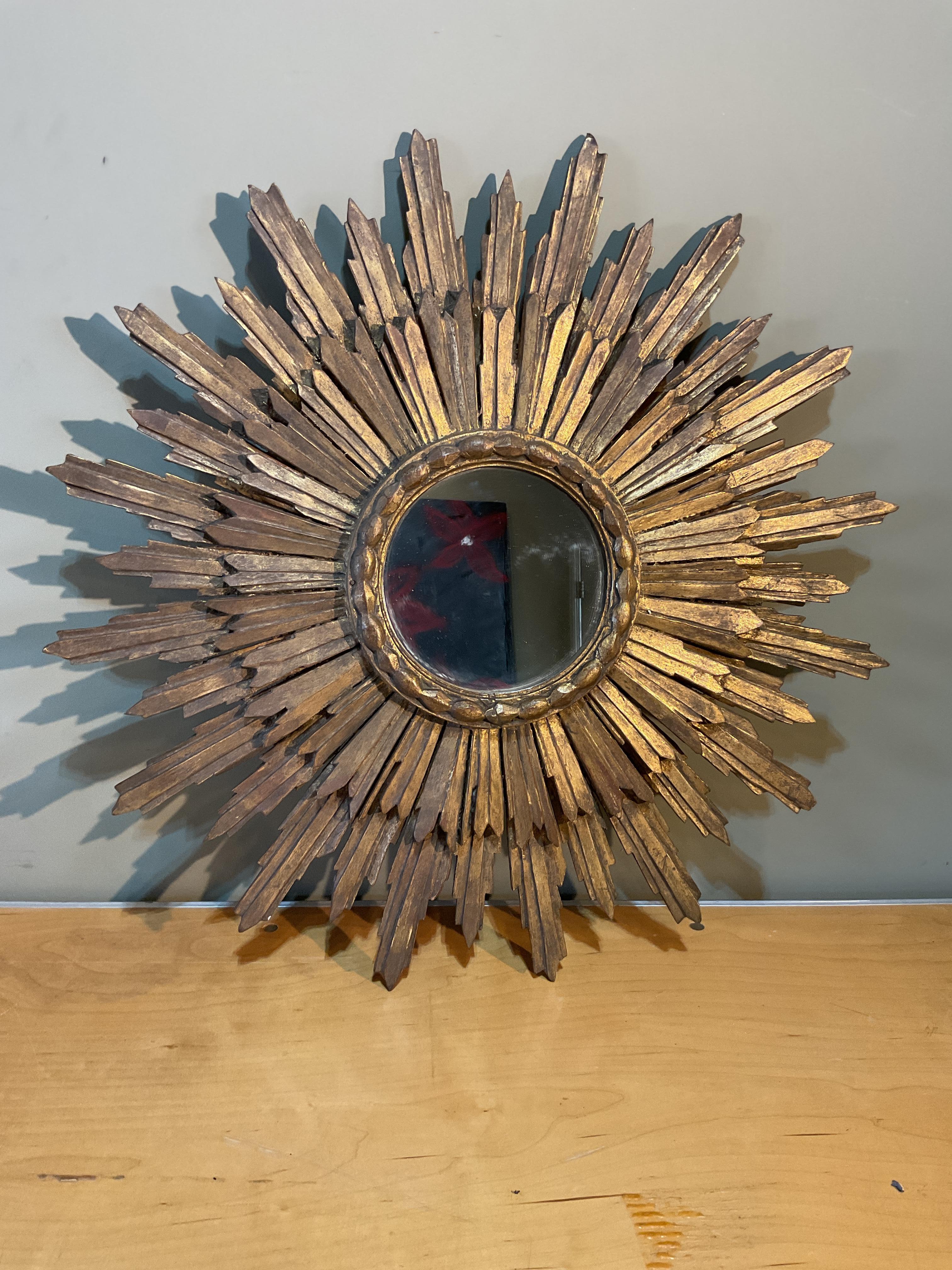 Frühe italienische geschnitzt Giltwood Sunburst Spiegel im Angebot 3