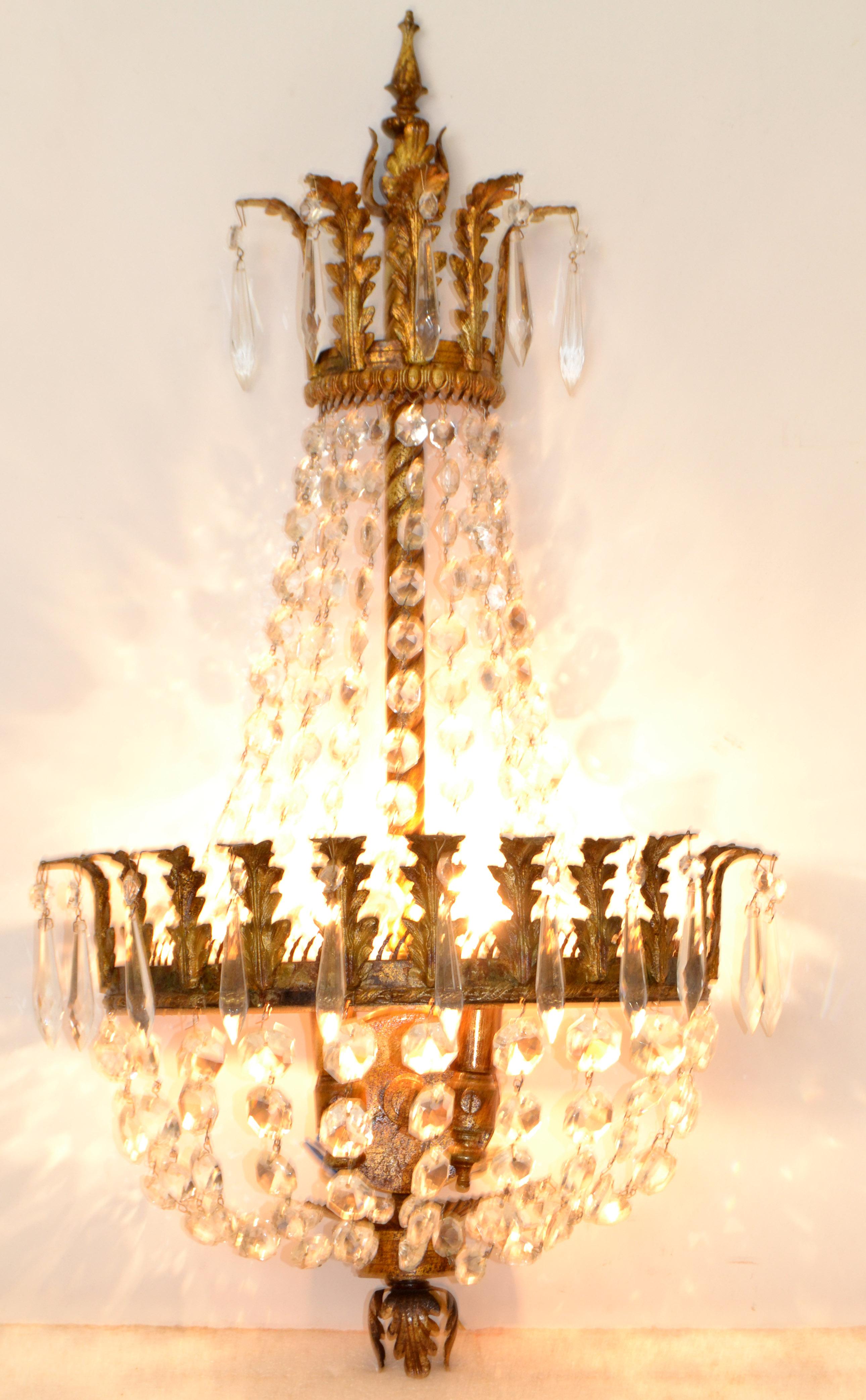 Faceted Early Italian Empire Style Gilt Metal Bronze & Crystal 2 Lights Sconce Wall Lamp For Sale
