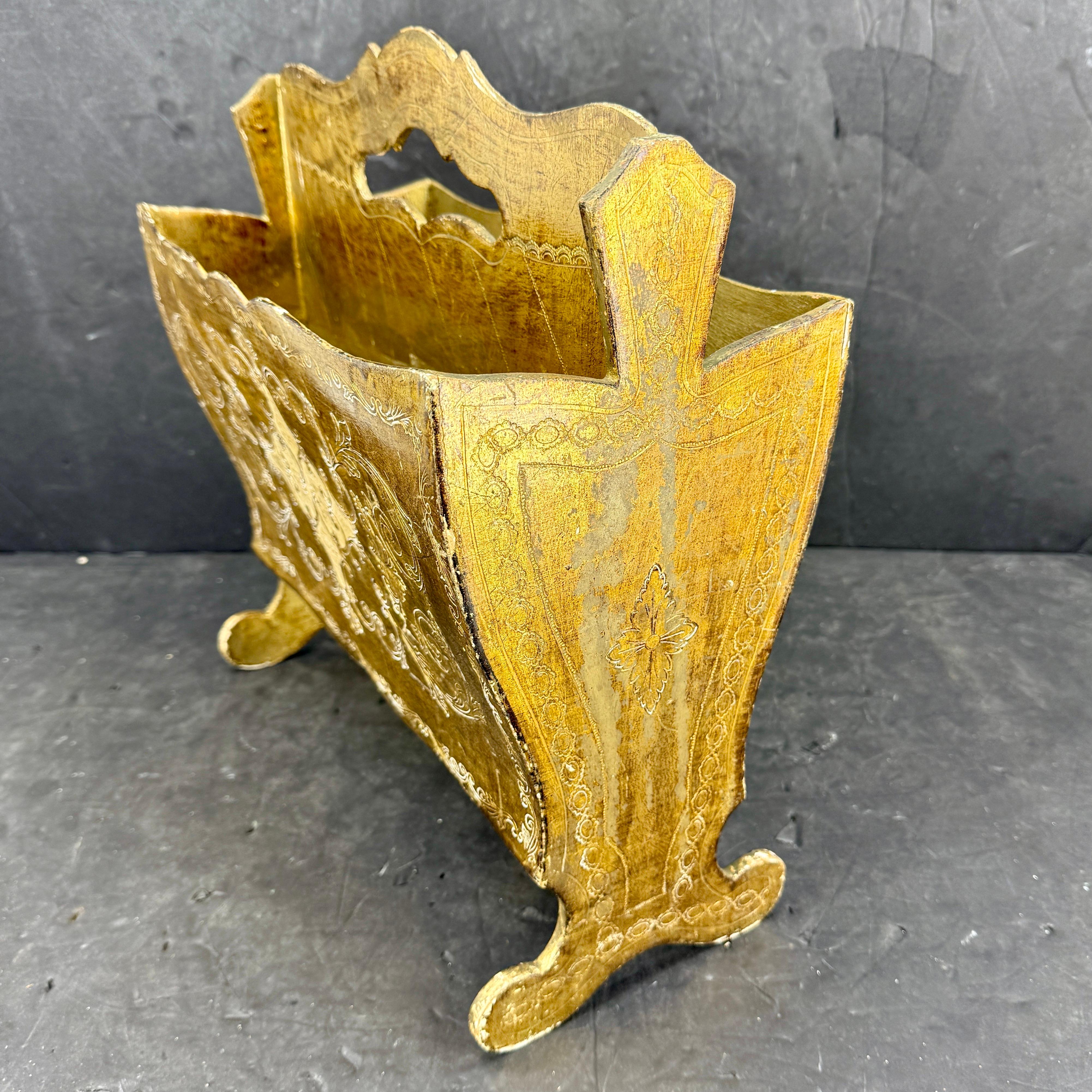 Italiano Portariviste in legno dorato italiano, circa 1950 in vendita