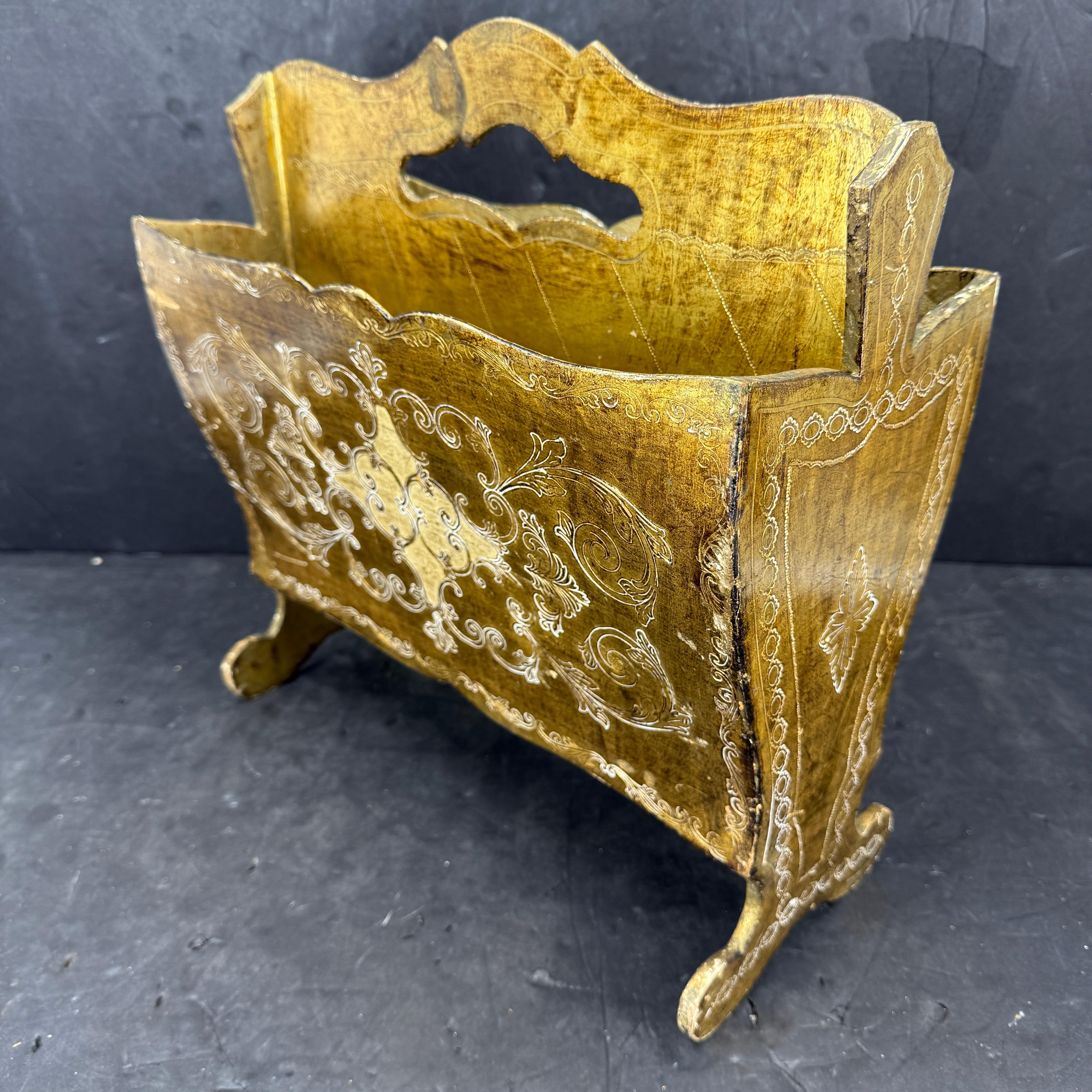 Dorato Portariviste in legno dorato italiano, circa 1950 in vendita
