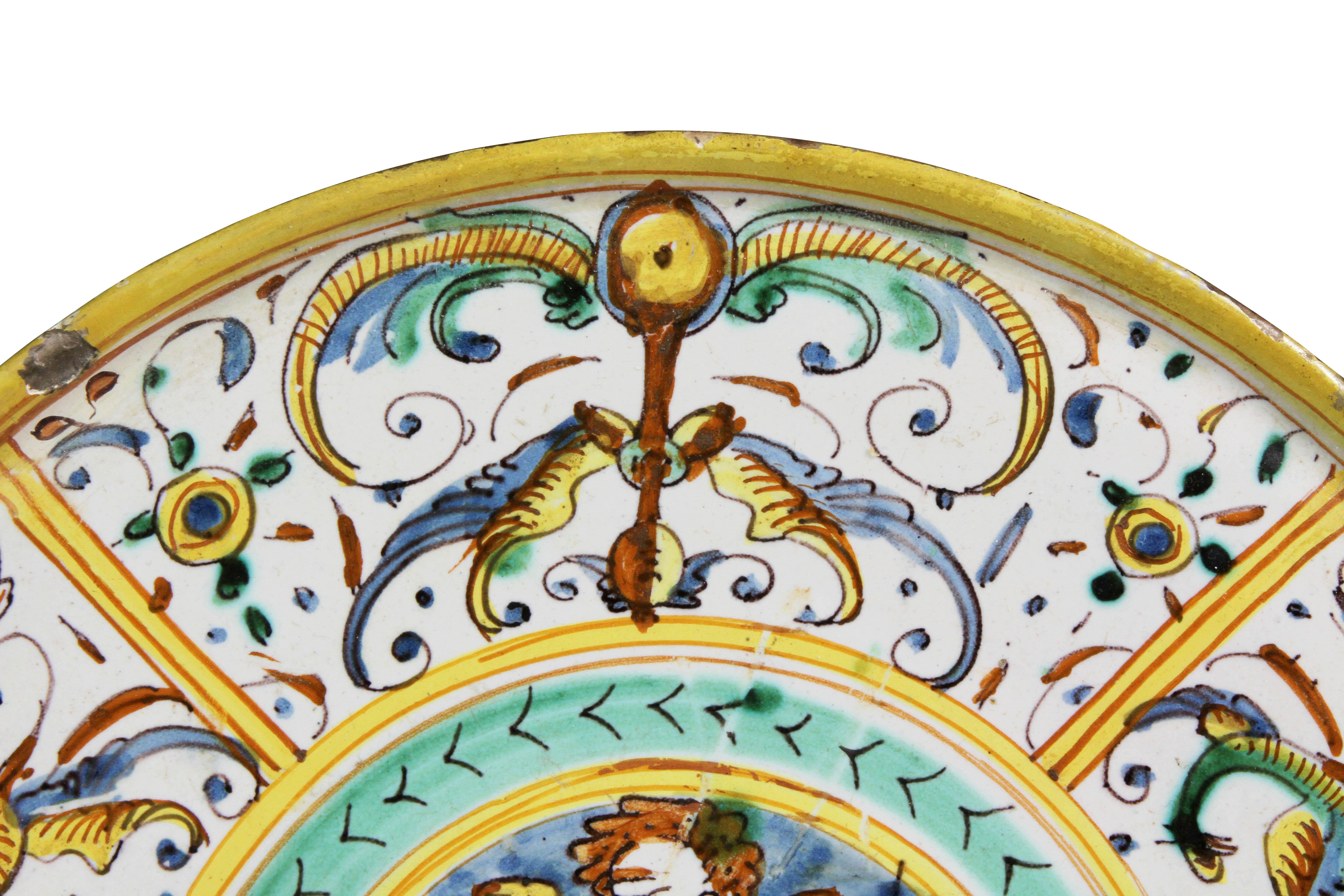 Early Italian Majolica Footed Tazza In Distressed Condition In Essex, MA