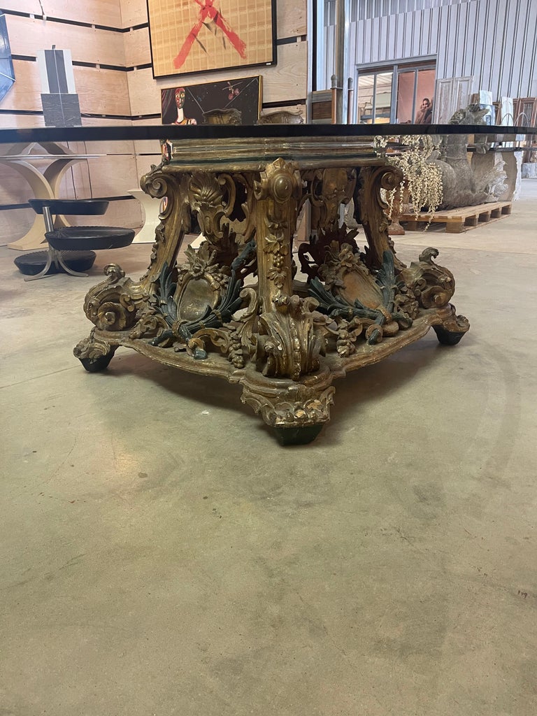 Early Italian Pedestal / Dining Table For Sale 5