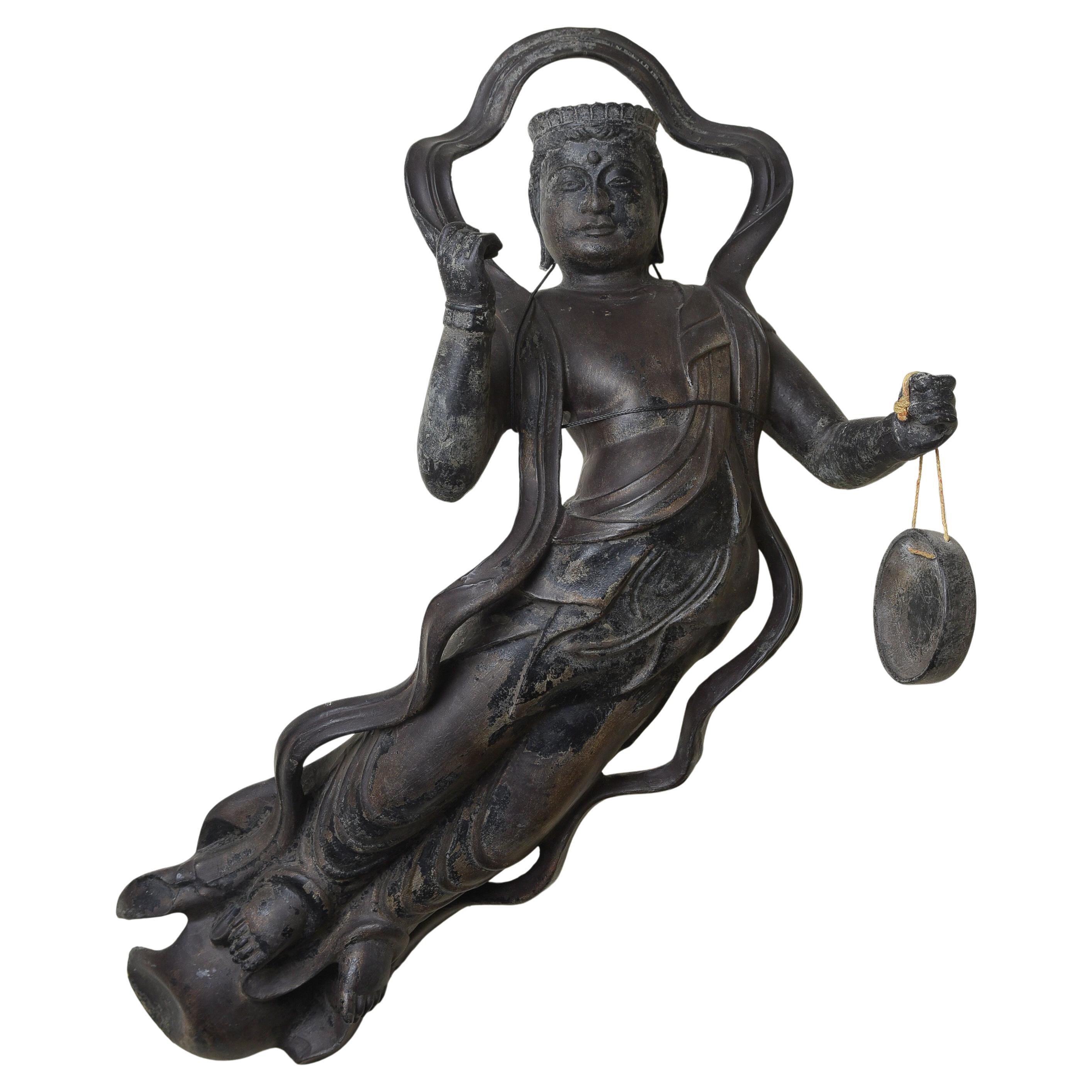 Figure céleste bouddhiste japonaise ancienne - probablement plus de 500 ans - Kamakura en vente