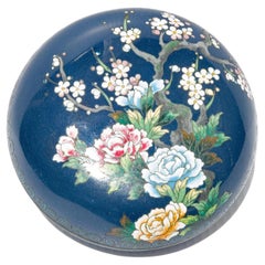 Boîte japonaise ancienne en fil d'argent cloisonné