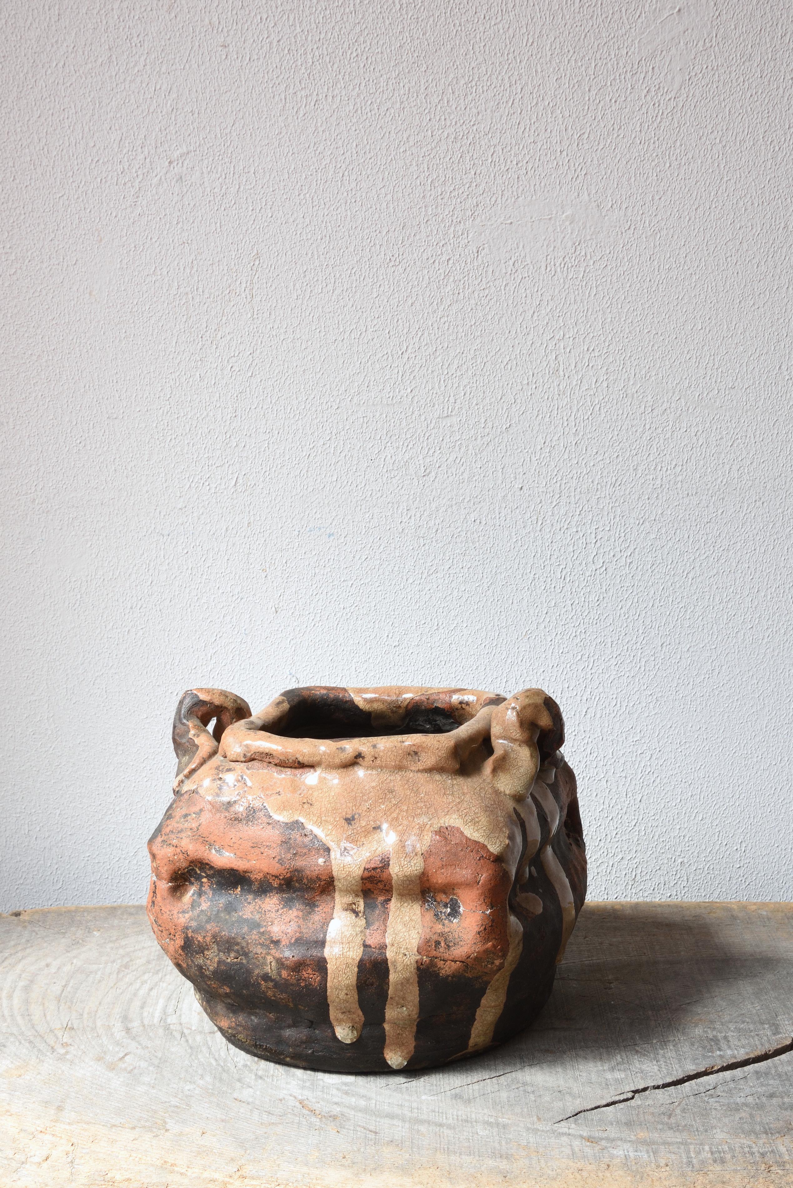 Early Japanese Tea Ceremonial Pottery Pot with Dripping Glaze 19-20th century For Sale 3