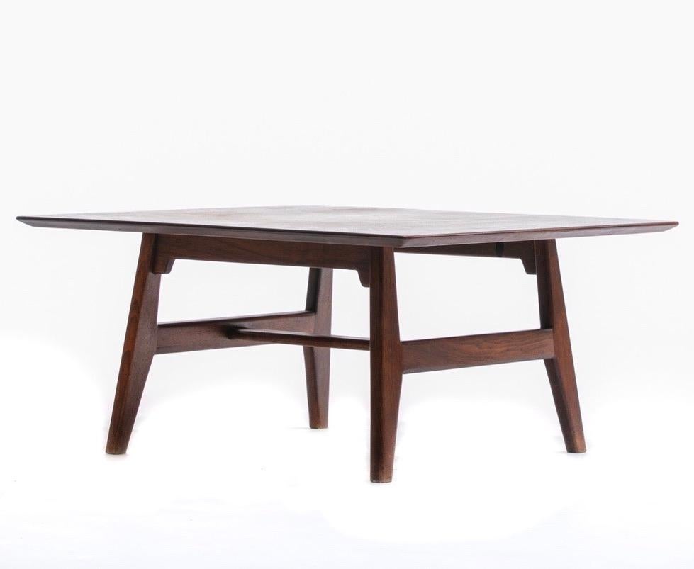risom low table