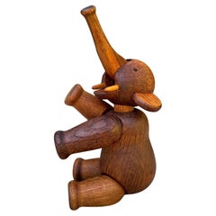 Elefante de roble temprano de Kay Bojesen, Dinamarca, c.1955
