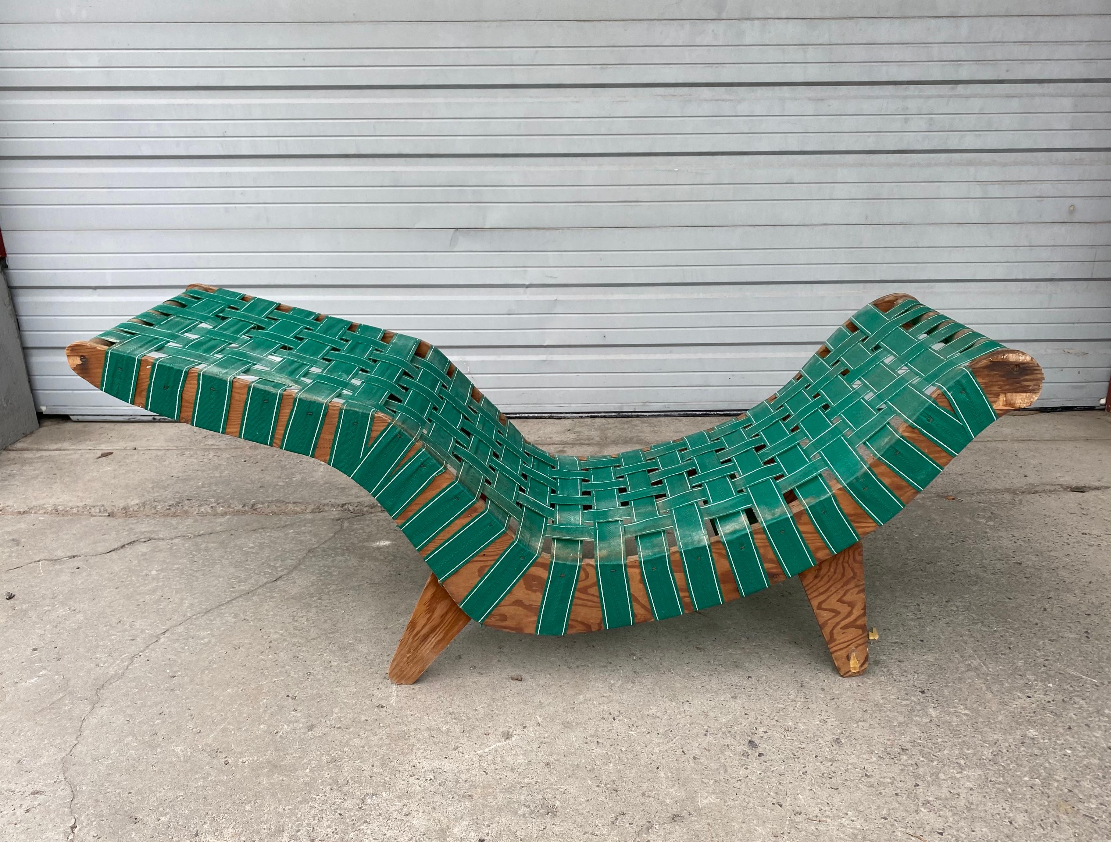 Early Klaus Grabe Model C5 Chaise Longue In Fair Condition For Sale In Buffalo, NY