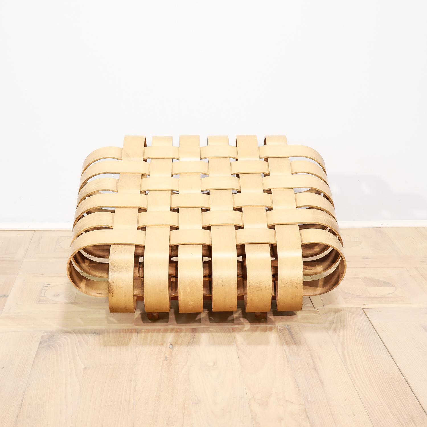 Otomana o reposapiés de madera curvada Early Knoll Power Play de Frank Gehry, 1993 en venta 6
