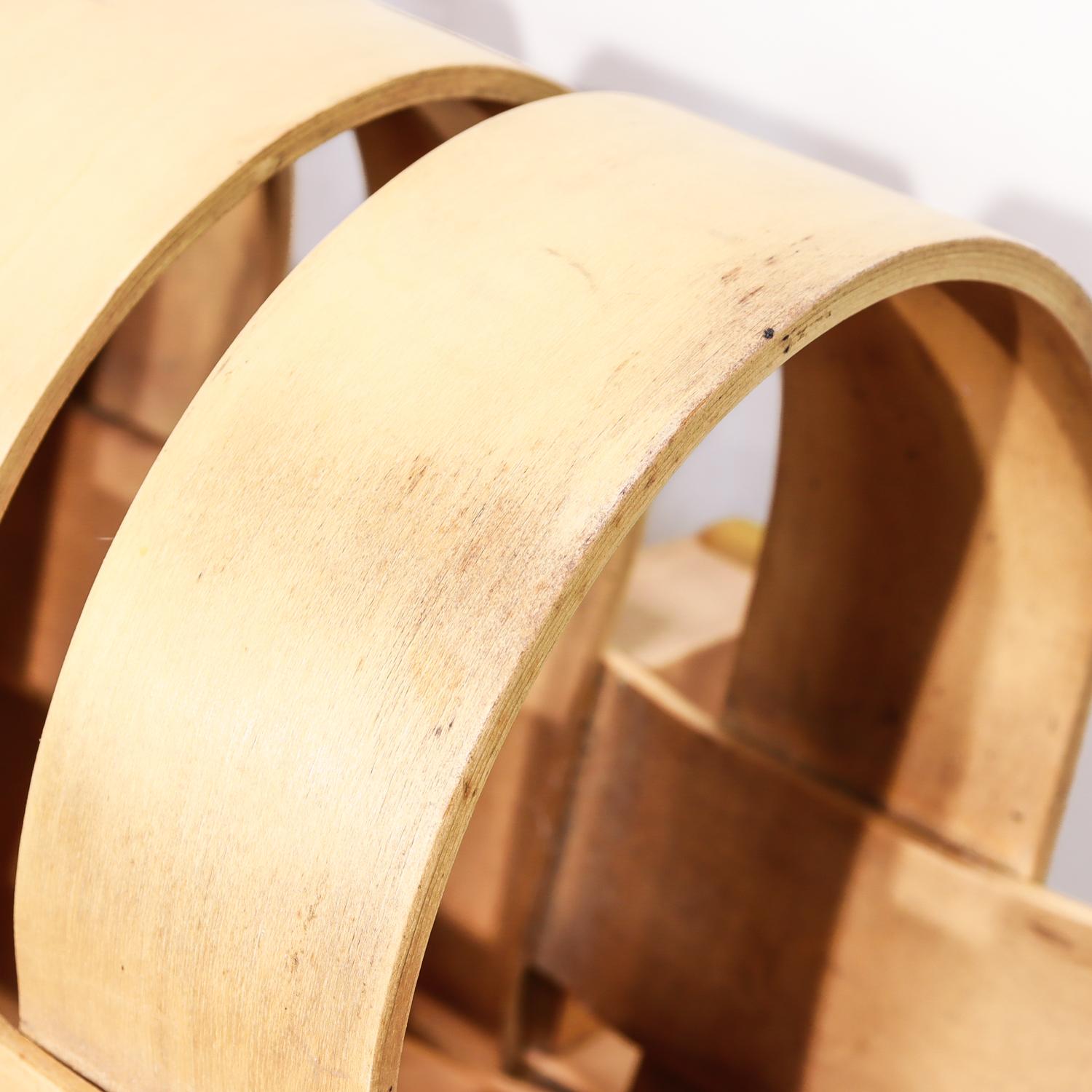 Otomana o reposapiés de madera curvada Early Knoll Power Play de Frank Gehry, 1993 en venta 13