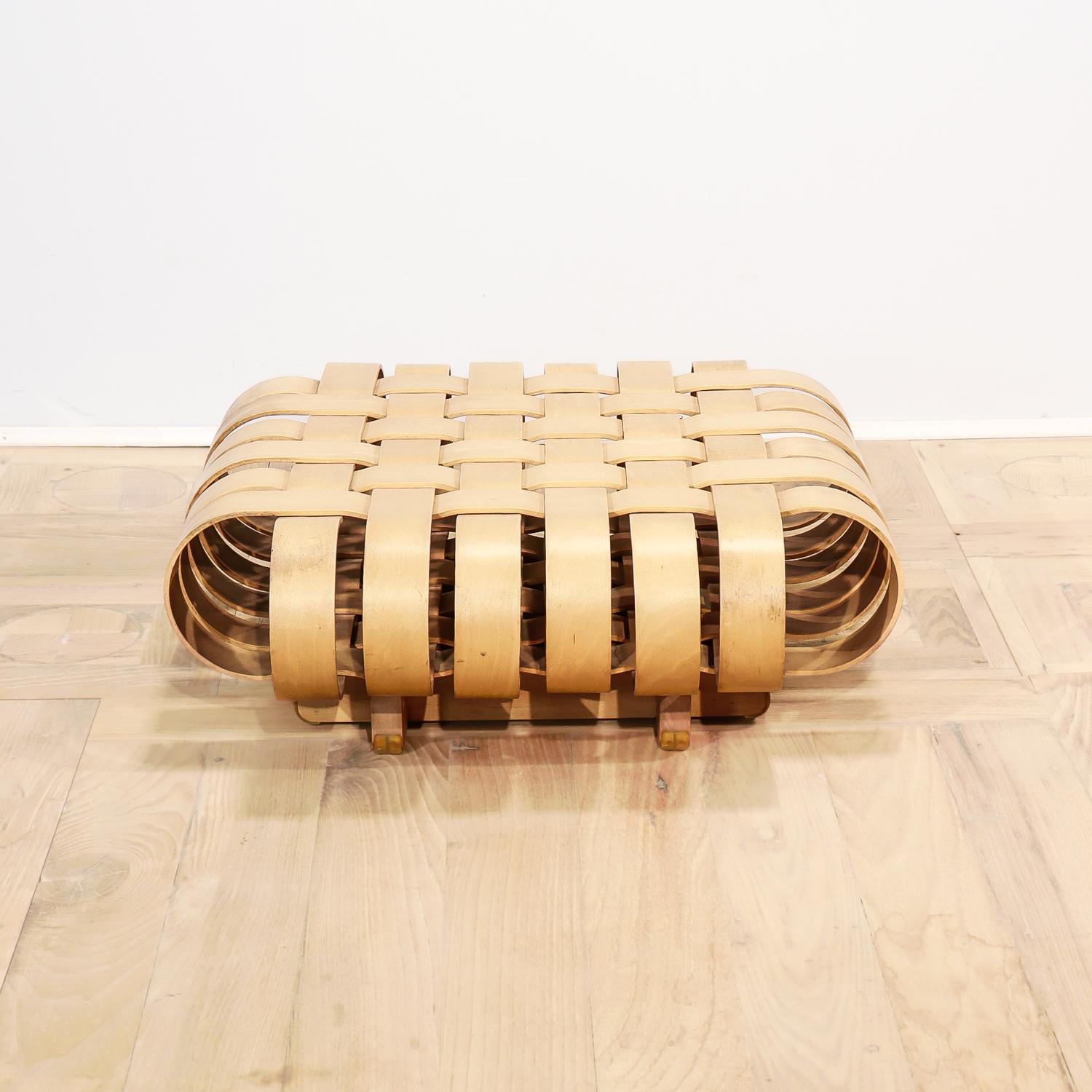 Otomana o reposapiés de madera curvada Early Knoll Power Play de Frank Gehry, 1993 en venta 1