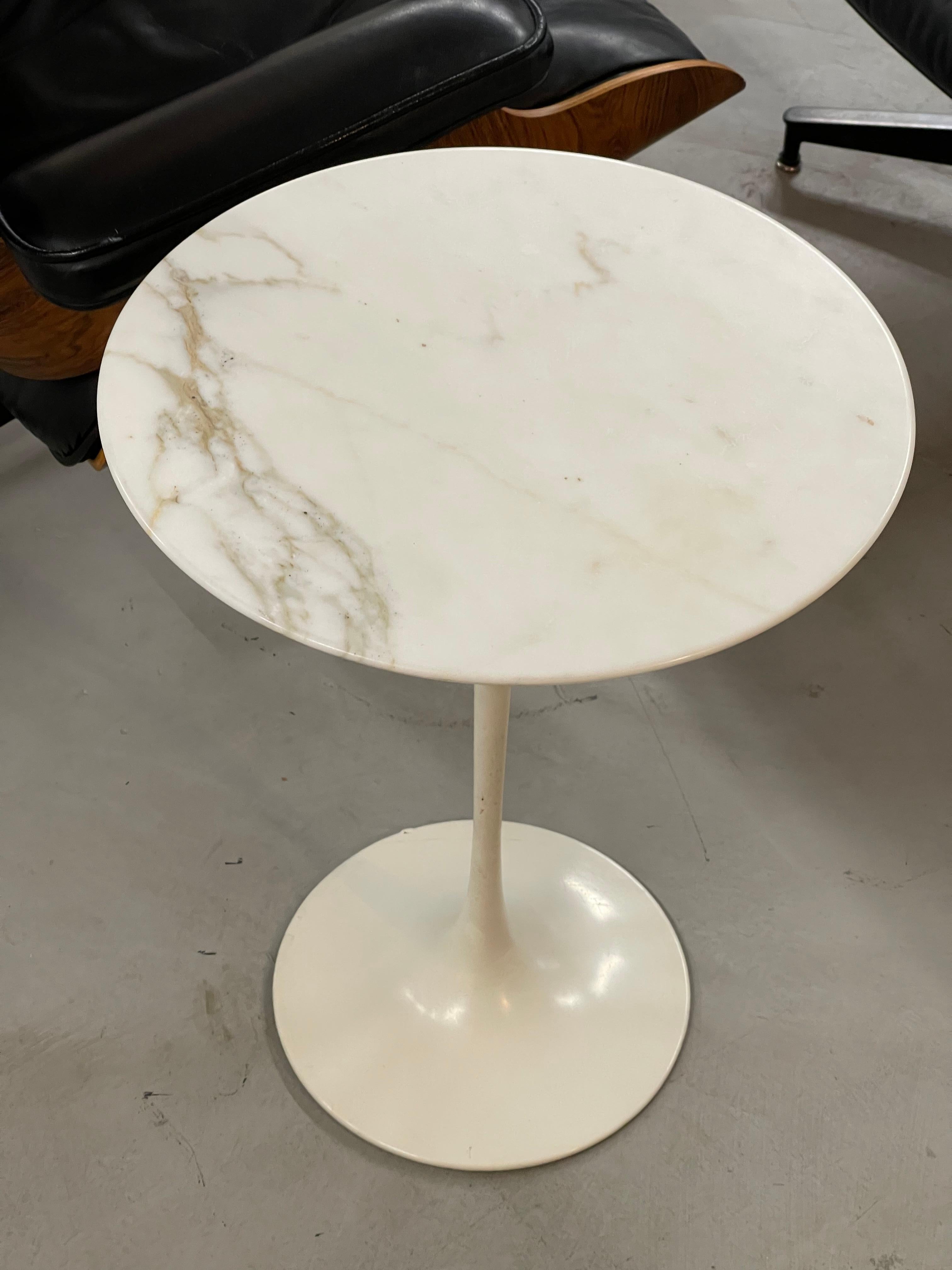 American Early Knoll Saarinen Tulip Table 