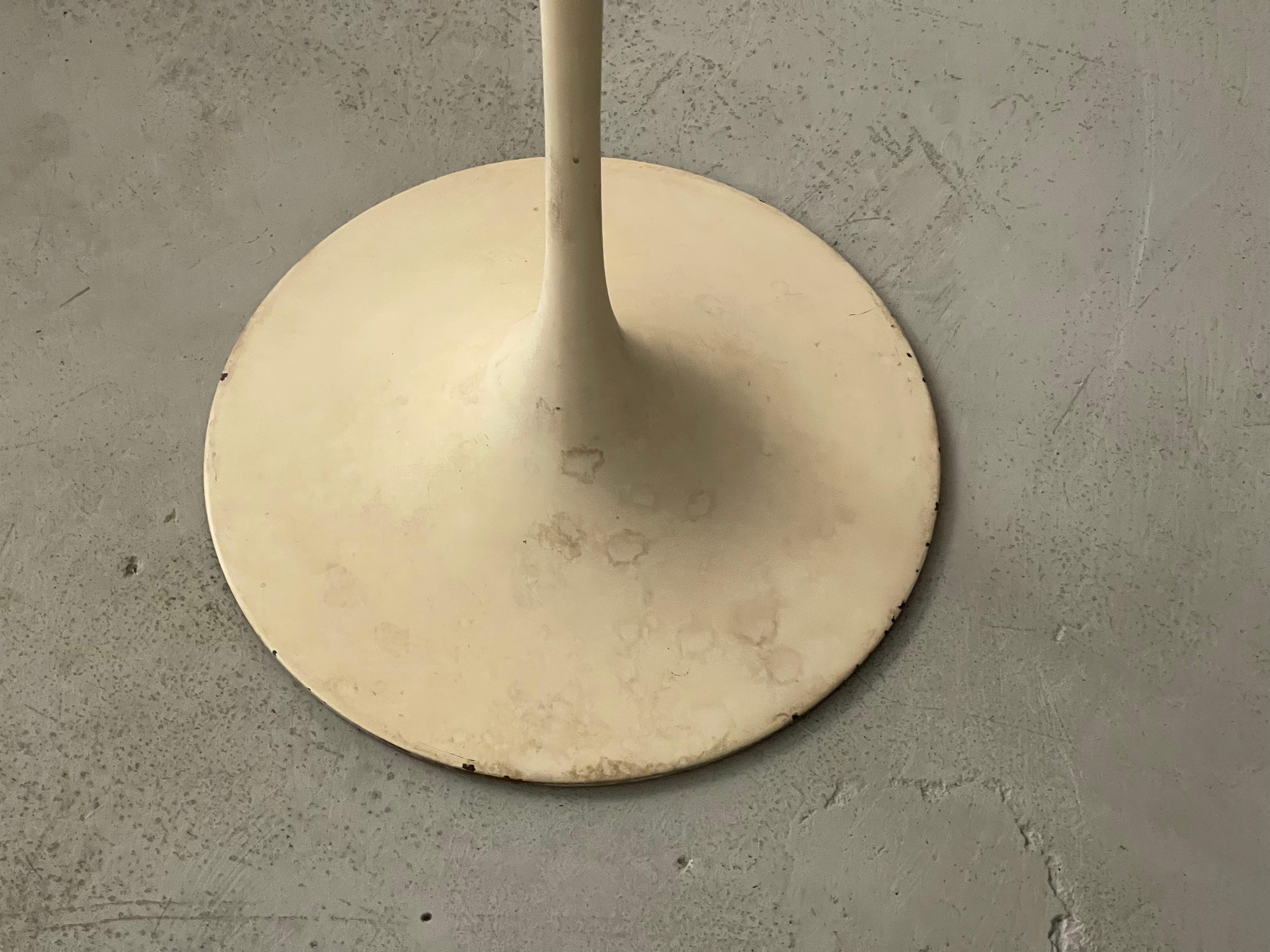 Machine-Made Early Knoll Saarinen Tulip Table For Sale