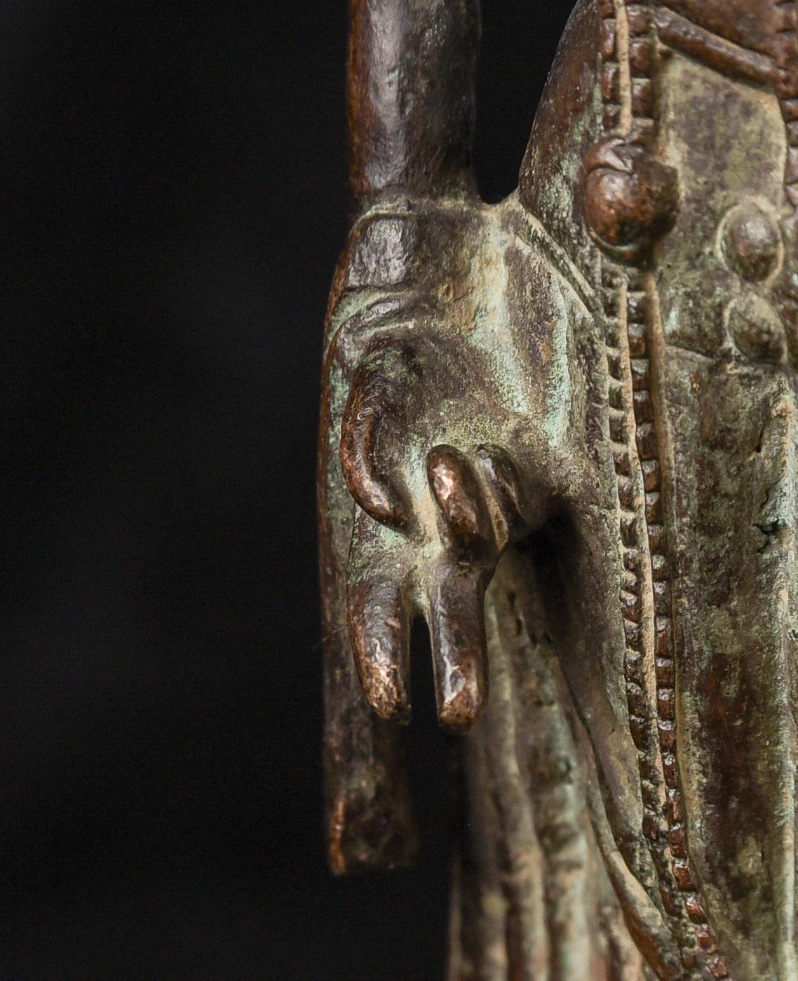 Early Korean bronze Buddha. Solid cast early type. 10378 For Sale 9