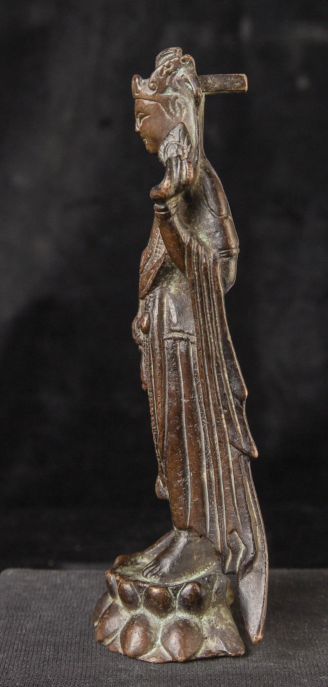 Cast Early Korean bronze Buddha. Solid cast early type. 10378 For Sale