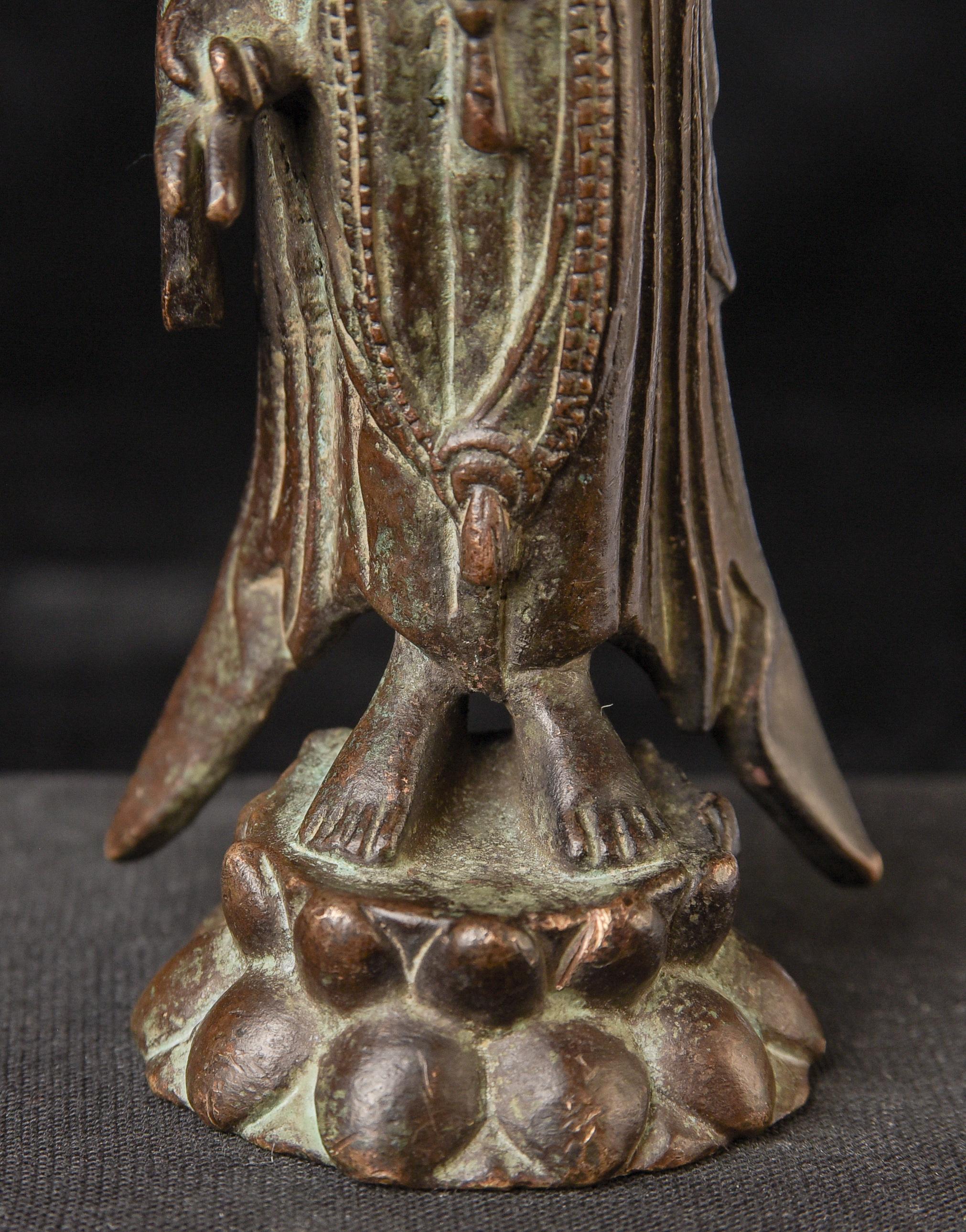 Early Korean bronze Buddha. Solid cast early type. 10378 For Sale 1