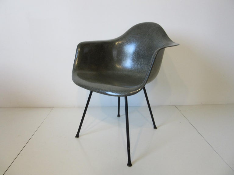Eames Early Label Armshell Chair by Herman Miller For Sale at