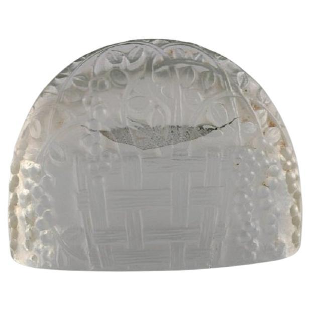 Early Lalique Cassis Menu Holder in Clear Art Glass with Flower Basket in Relief For Sale