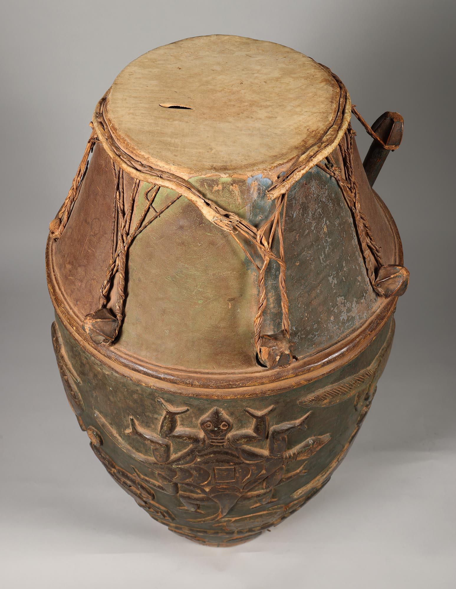 Early Large Ashanti Polychrome Mother Drum, Ghana early 20th century Osei Bonsu For Sale 6